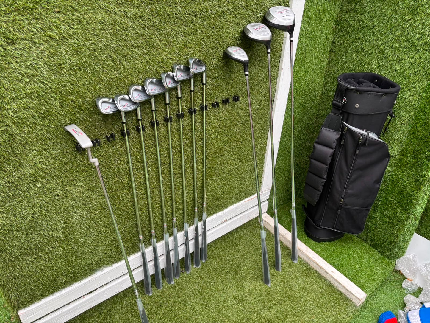 Unused and Boxed Dyna-Tech “Tech Force” Full Golf Set (5–SW) + Driver, 3 Wood, Hybrid + Bag