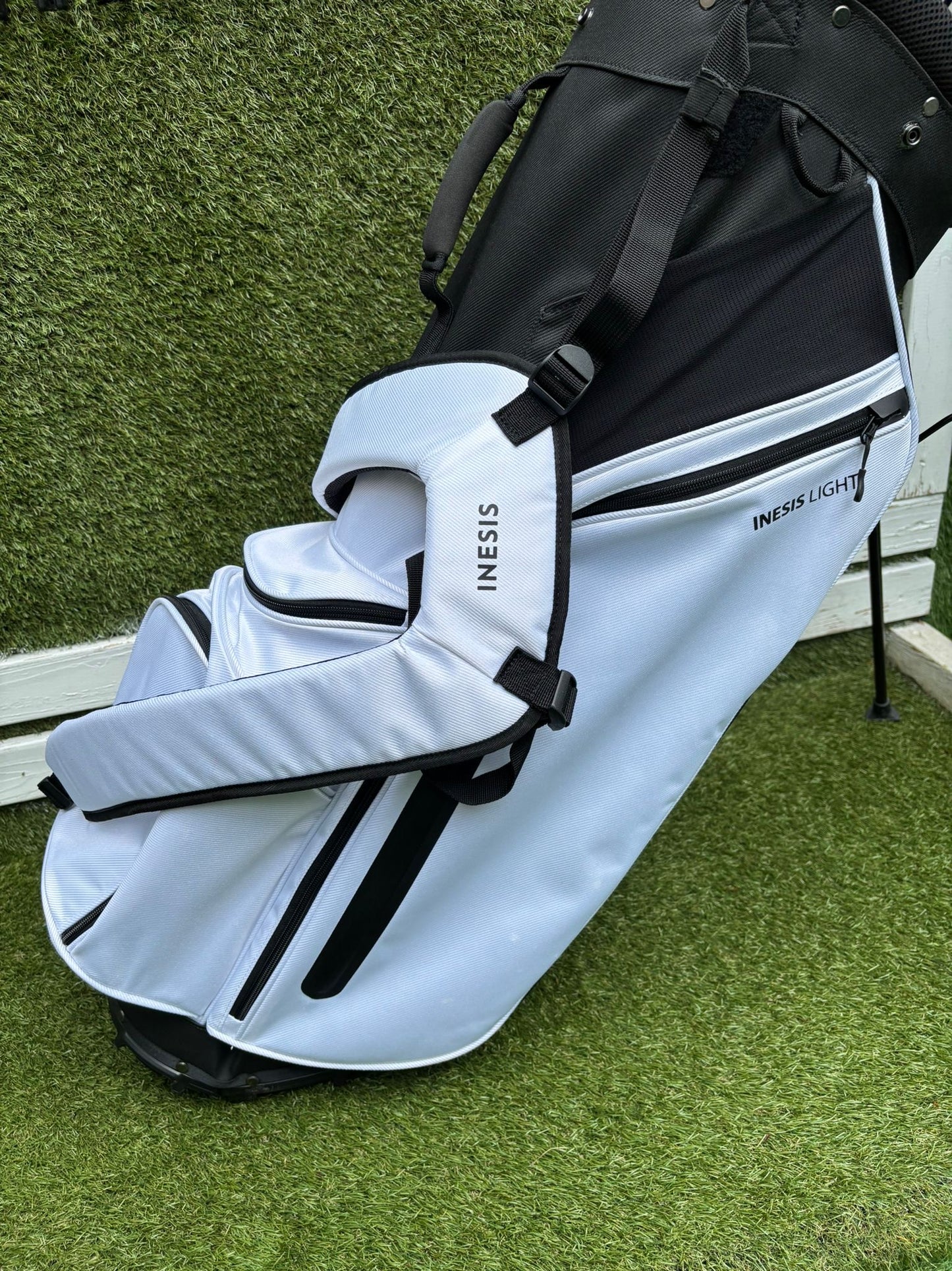 Inesis 100 Golf Set with Matching Woods, Cleveland 56° Wedge & Inesis Light Stand Bag