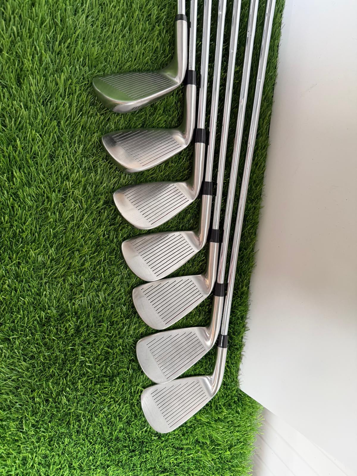 Men’s Right-Handed Dunlop Golf Set – Ideal for Beginners to Mid Handicap Golfers - everything you need