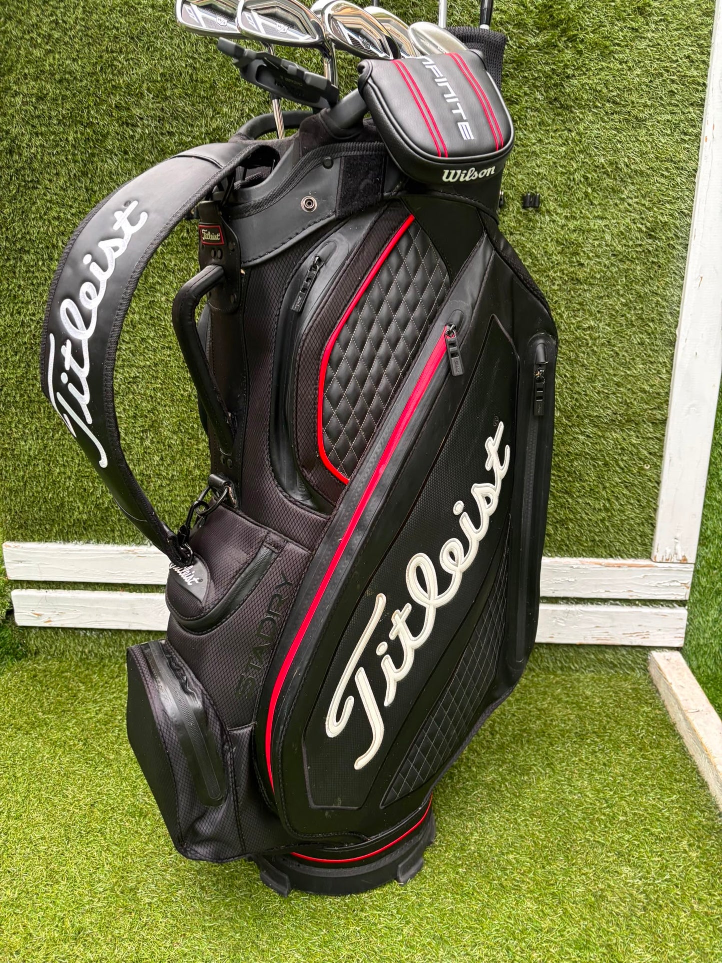 New Wilson Staff D7 Irons, Titleist Driver, Callaway Wood & Hybrid, New Wilson Infinite Putter Titleist Waterproof Cart Bag