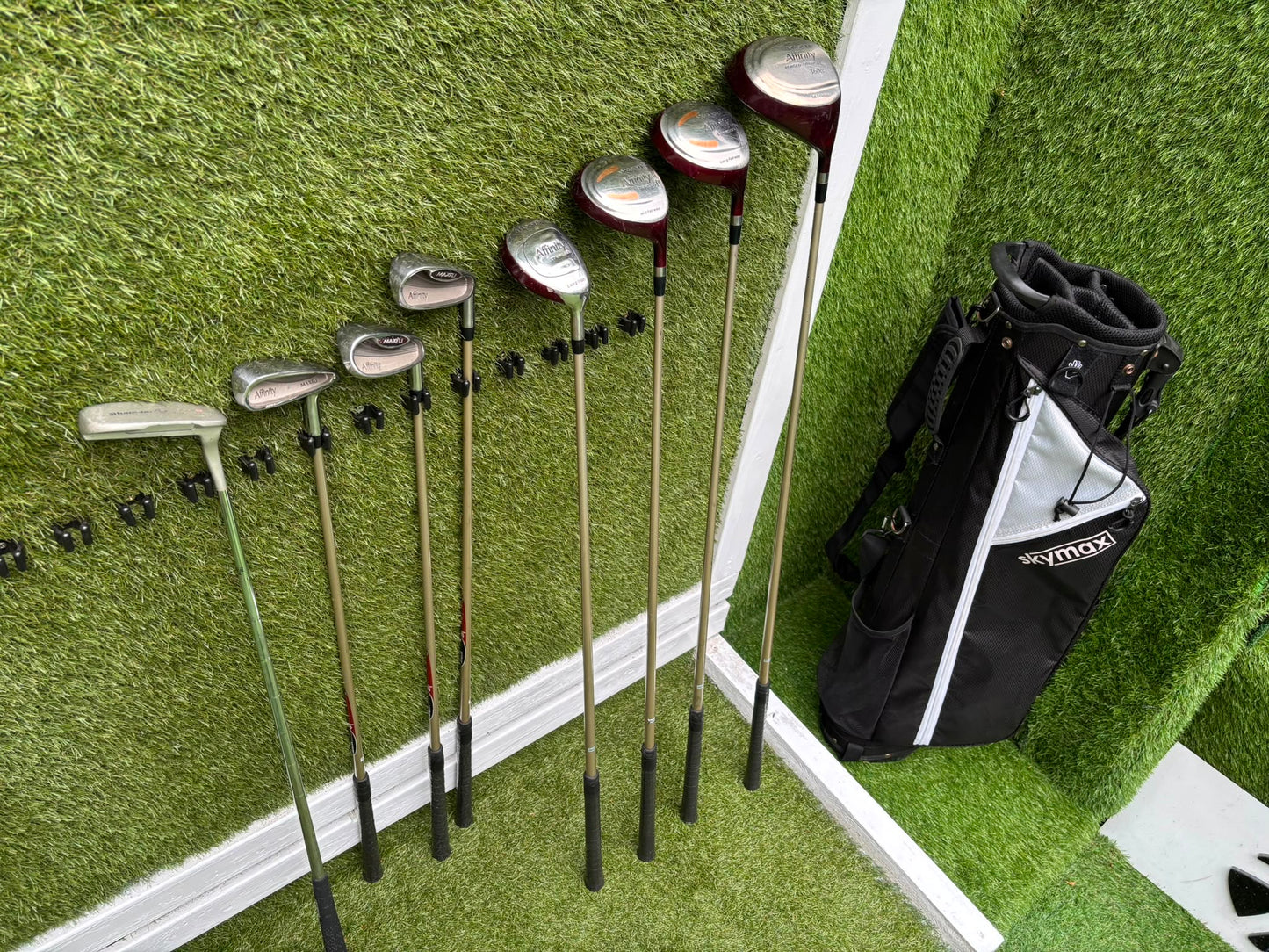 Maxfli Affinity Ladies Golf Package, Howson Blade Putter & Skymax Stand Bag