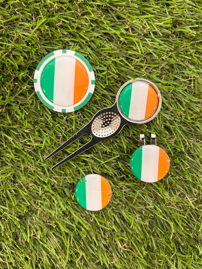 Flags of the World Traditional Pitchfork including 3 Flag markers and poker chip