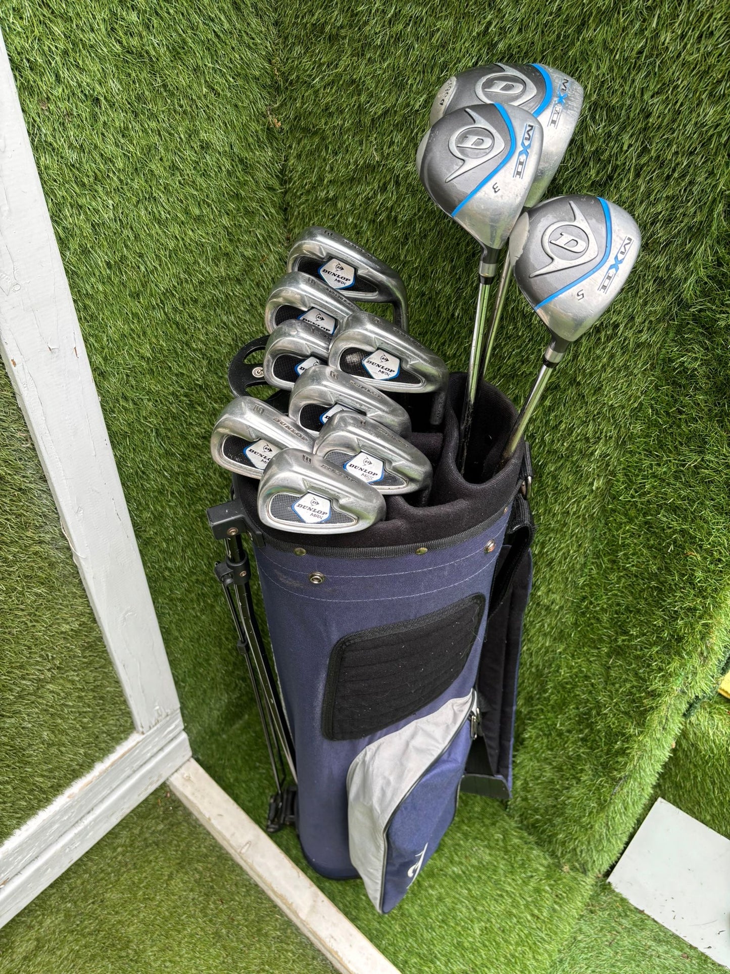 Dunlop MPX Golf Set with Matching MX II Woods, Confidence HC7 Putter & Dunlop Stand Bag