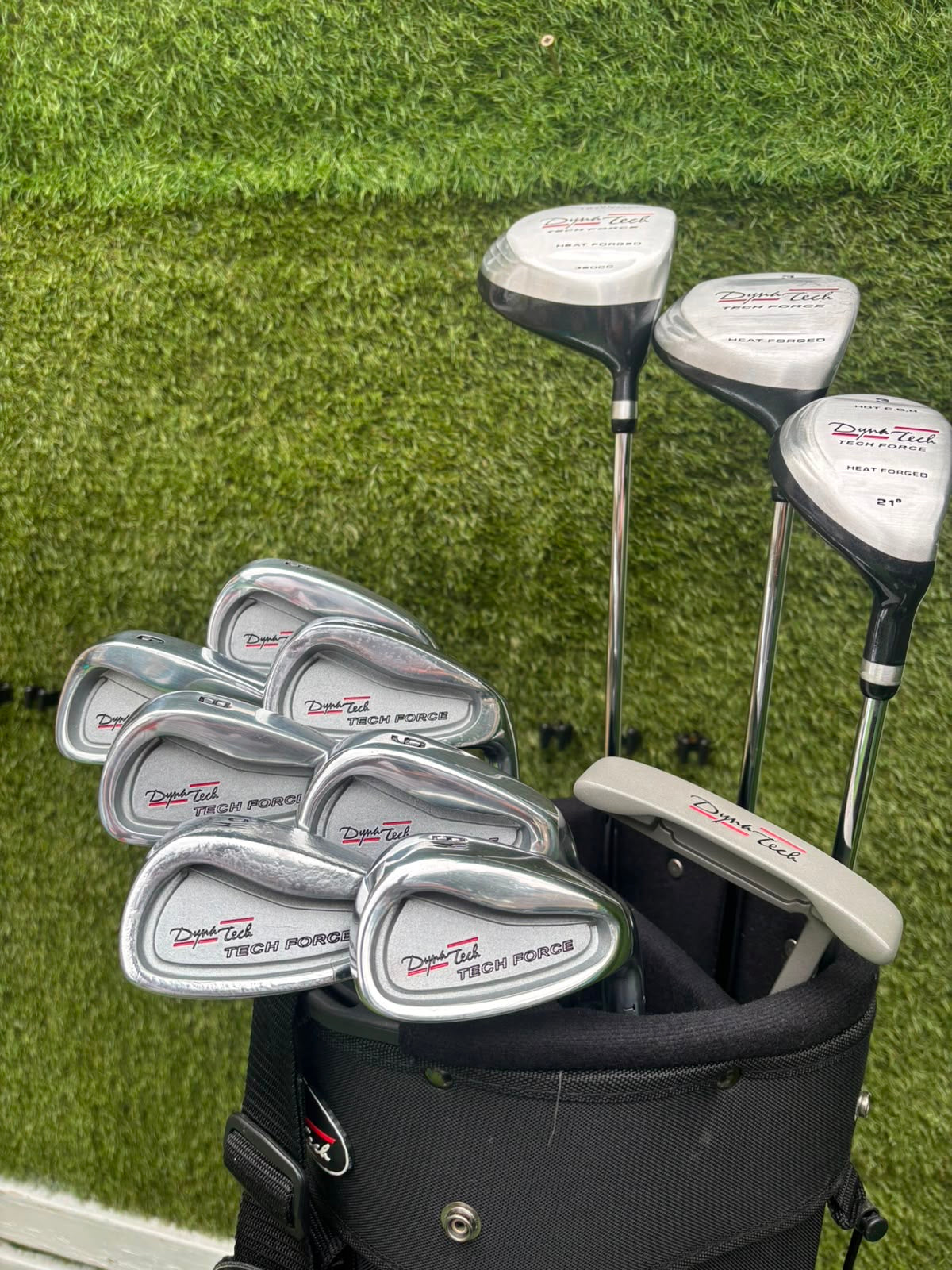 Unused and Boxed Dyna-Tech “Tech Force” Full Golf Set (5–SW) + Driver, 3 Wood, Hybrid + Bag