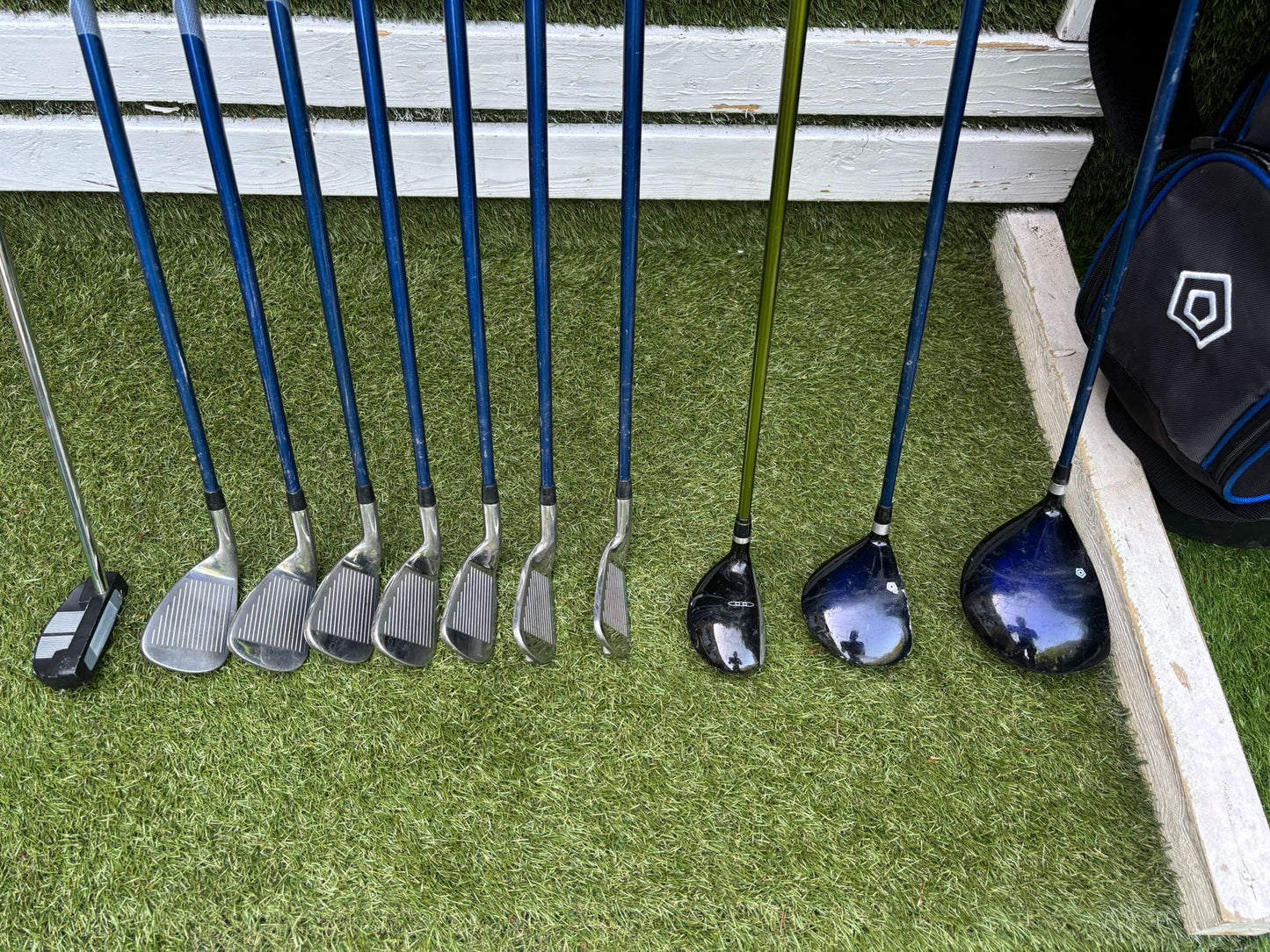Dunlop DDH SB-21 Golf Set with Benross Hybrid & Stand Bag - Free DPD Delivery