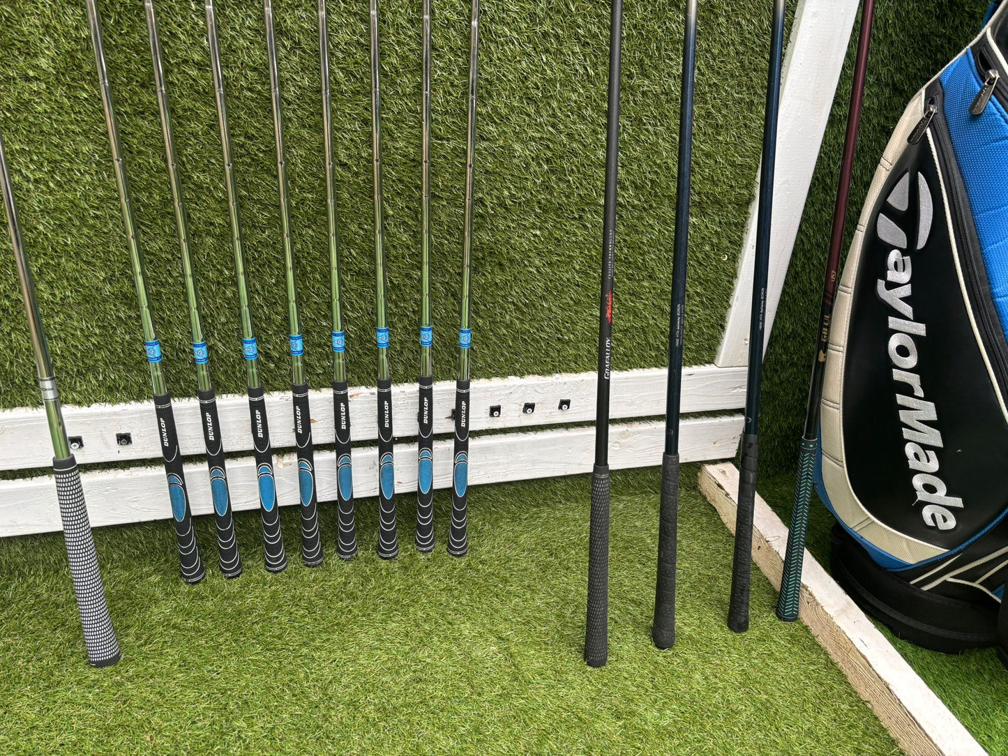 Dunlop 65i Irons + Gullwing Woods + Benross Hybrid + TaylorMade Cart Bag – 13-Club Golf Set