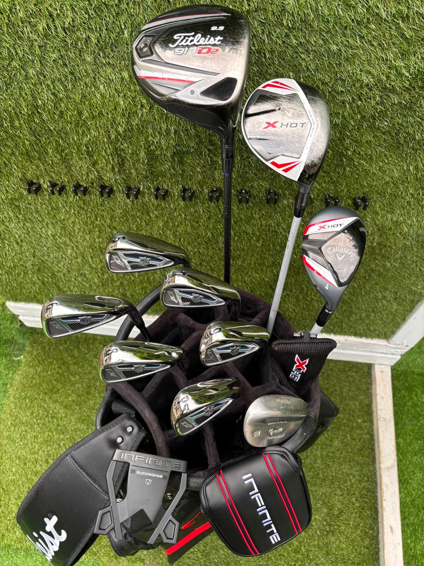 New Wilson Staff D7 Irons, Titleist Driver, Callaway Wood & Hybrid, New Wilson Infinite Putter Titleist Waterproof Cart Bag
