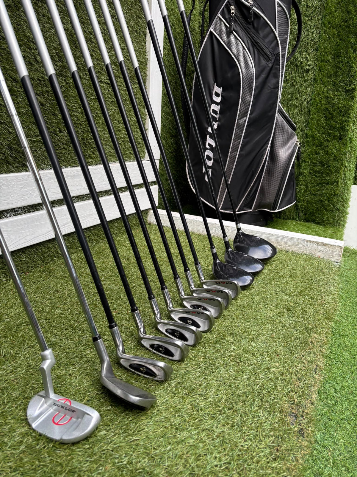 Dunlop MAX Complete Golf Set – 420cc Titanium Driver, Matching Irons & Dunlop Bag