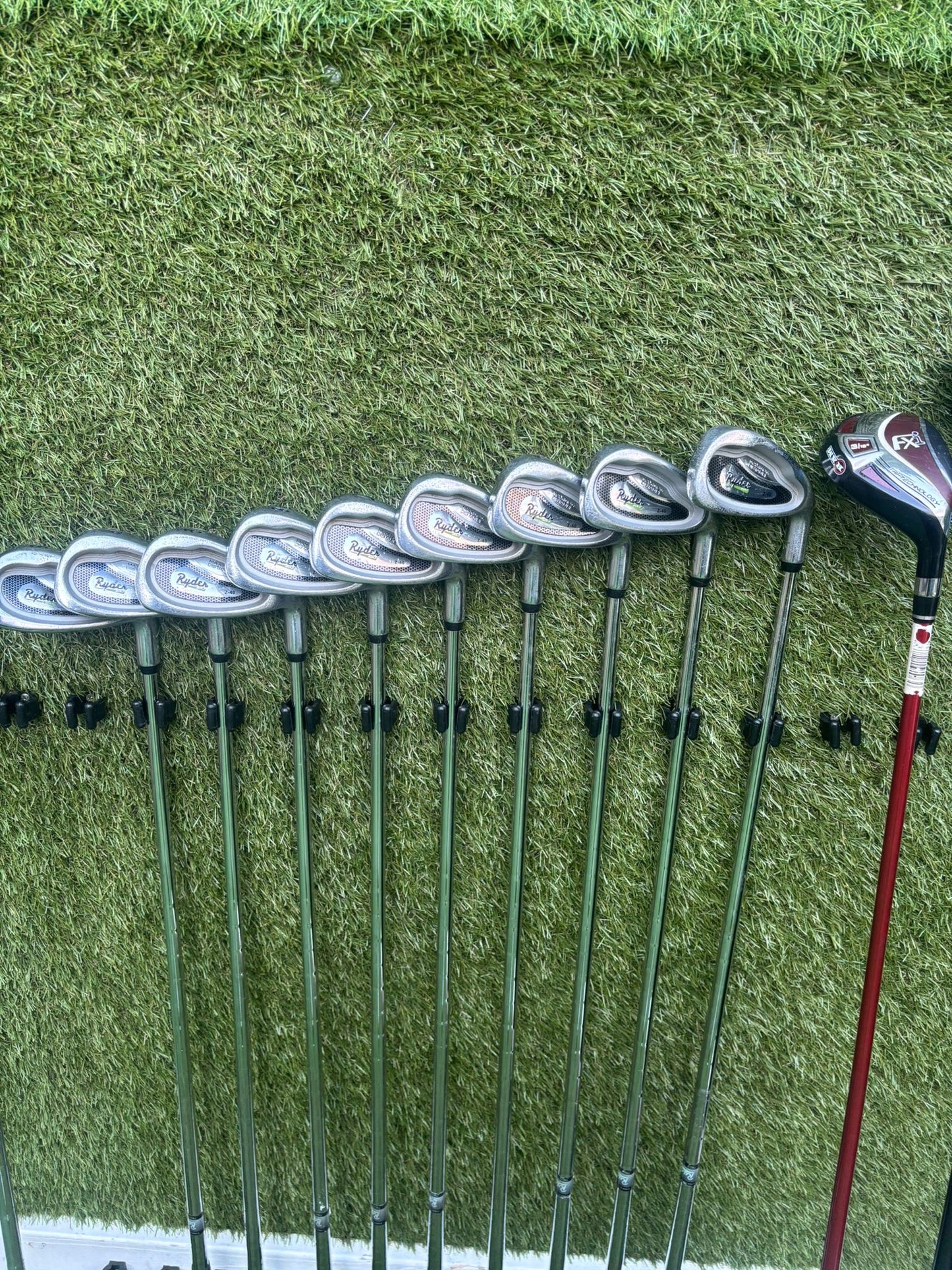 Ryder Z-40 Irons + Ben Sayers Power Pact Driver + Woods + RAM FXi Hybrid + Stowamate Bag (14 Clubs)