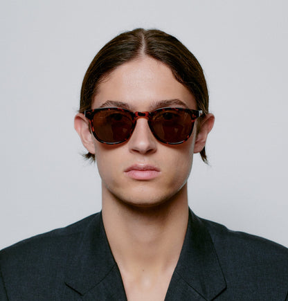 AKJAERBEDE Bate Demi Tortoise Square Sunglasses UV400