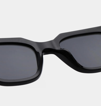 A.KJÆRBEDE KAWS Sunglasses l Black