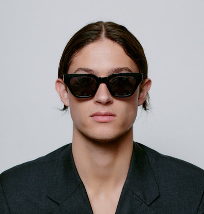 A.KJÆRBEDE KAWS Sunglasses l Black