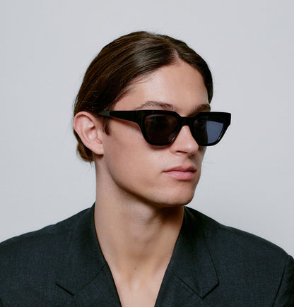 A.KJÆRBEDE KAWS Sunglasses l Black