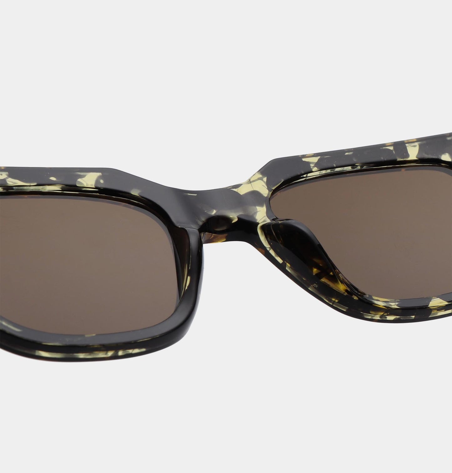 A.KJÆRBEDE KAWS Sunglasses l Black / Yellow Tortoise