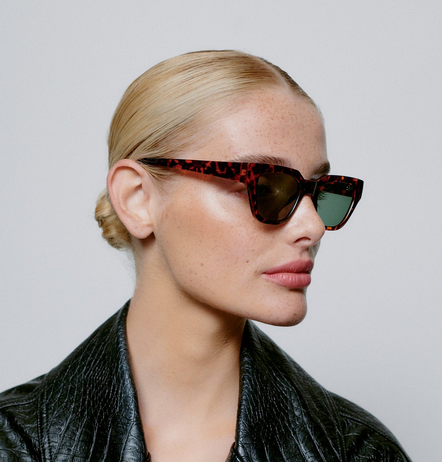 A.KJÆRBEDE KAWS Sunglasses l Demi Tortoise