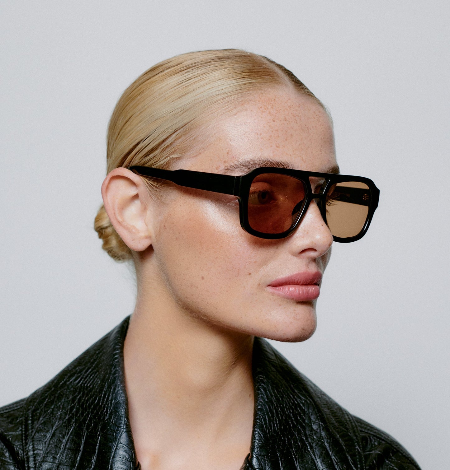 A.KJÆRBEDE KAYA Sunglasses l Black