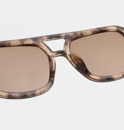 A.KJÆRBEDE KAYA Sunglasses l Tortoise Coquina