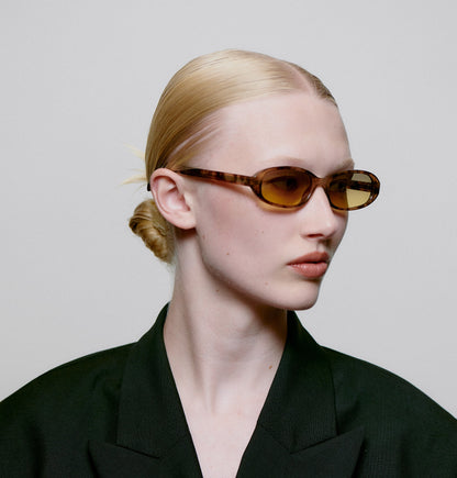 A.KJÆRBEDE MACY Sunglasses l Coquina Tortoise