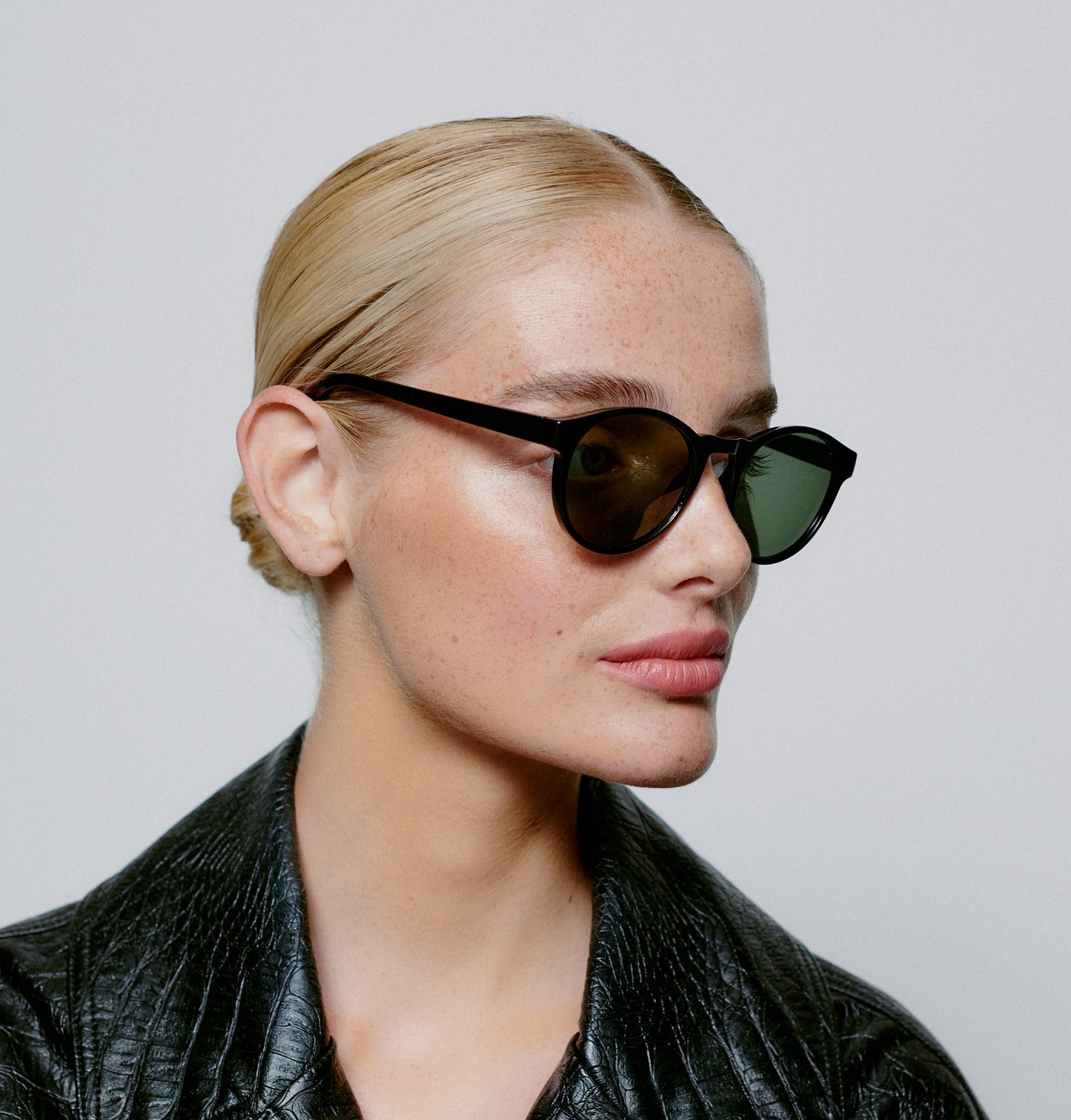 Marvin Black Round Sunglasses Unisex UV400 by AKJAERBEDE