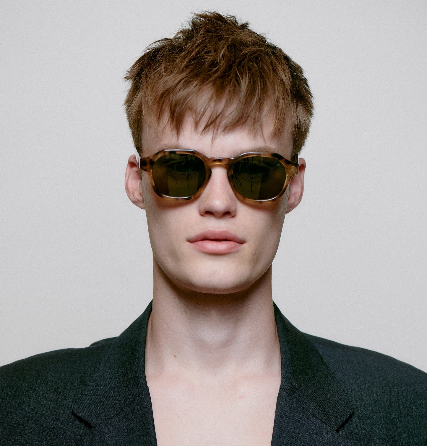 A.KJÆRBEDE (AKJAERBEDE) Zan Sunglasses | Coquina Tortoise Frame, Green Lens