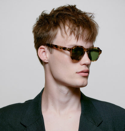 A.KJÆRBEDE (AKJAERBEDE) Zan Sunglasses | Coquina Tortoise Frame, Green Lens