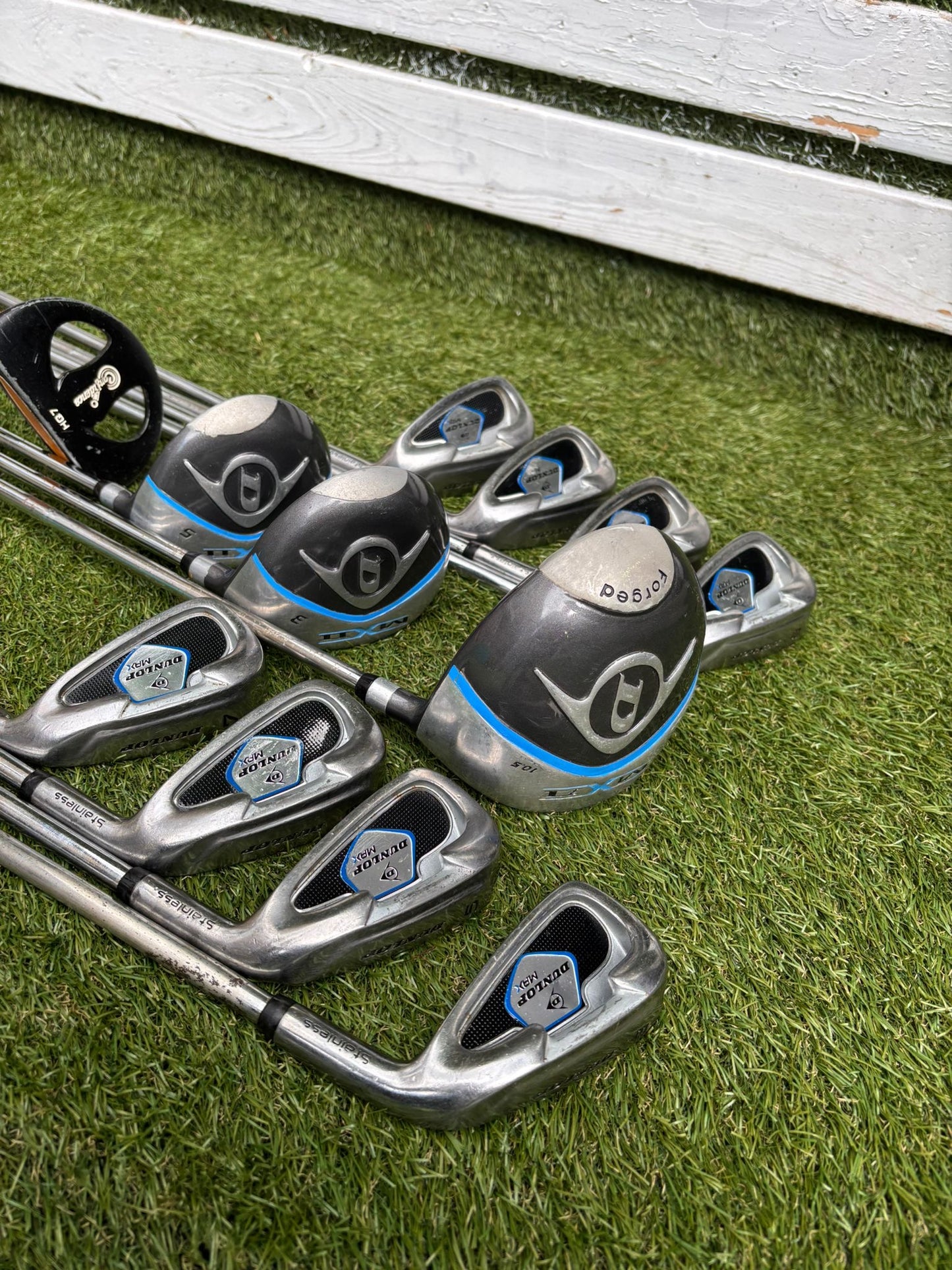 Dunlop MPX Golf Set with Matching MX II Woods, Confidence HC7 Putter & Dunlop Stand Bag