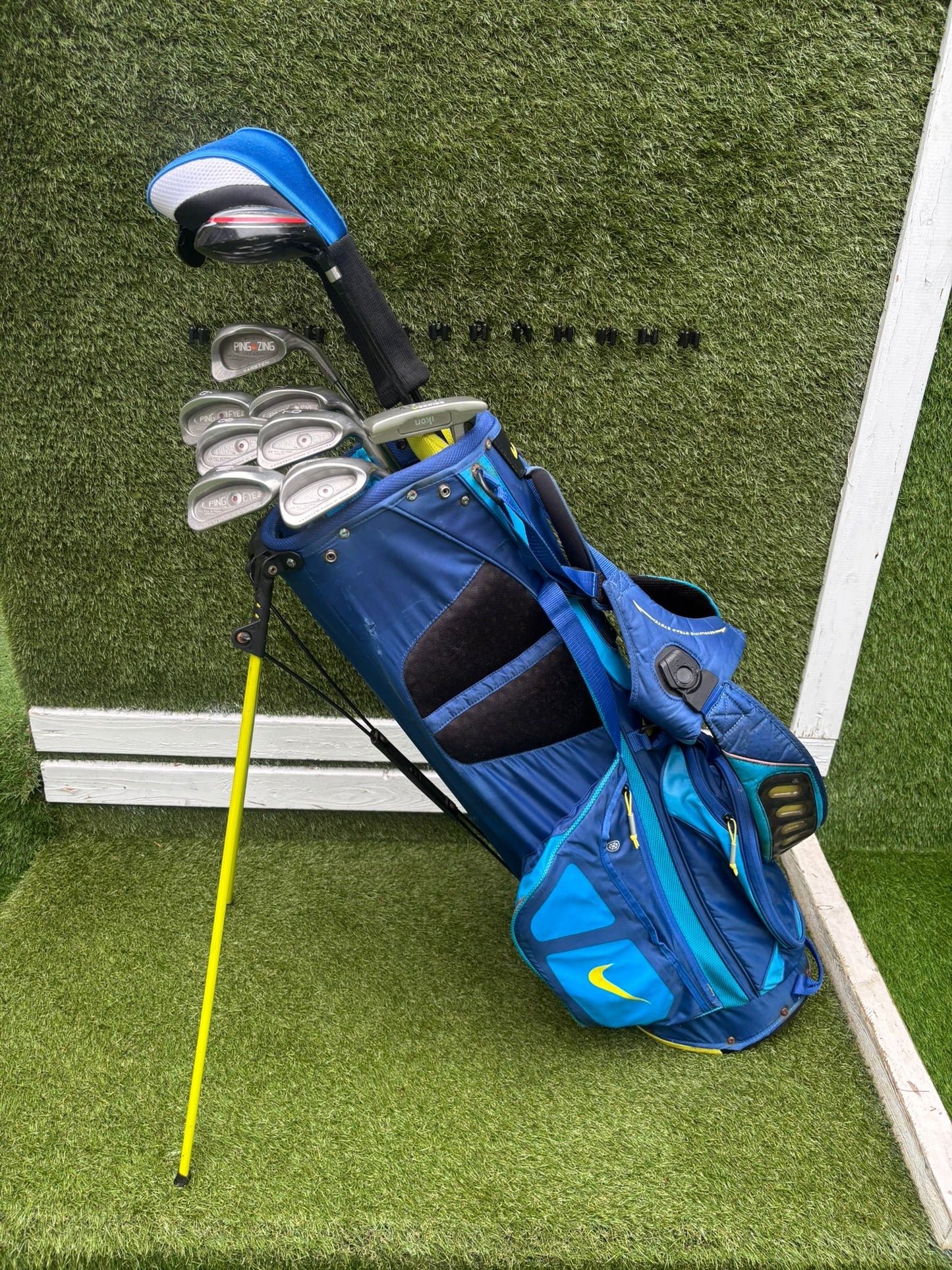 PING Eye2 Red Dot Irons, PING Zing 1 Iron, Wilson Driver, MaxFli 3 Wood & Nike Vapor X Stand Bag
