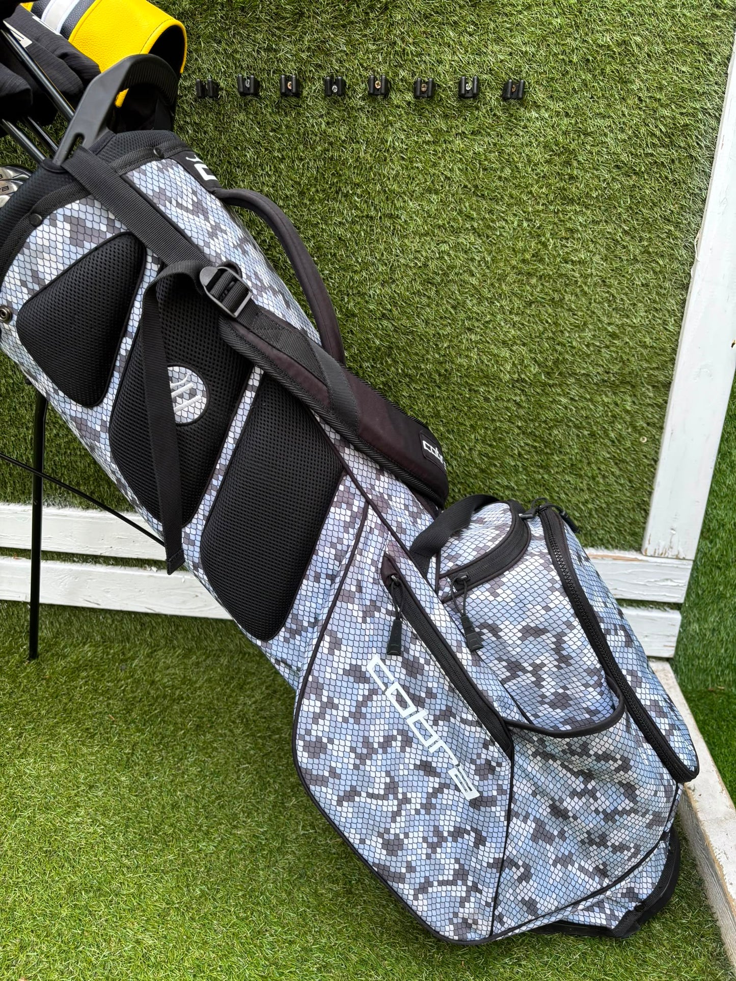 Cobra FLY-XL Complete Golf Set, Matching Woods, Hybrids, Irons & Cobra Ultralight Pro Stand Bag