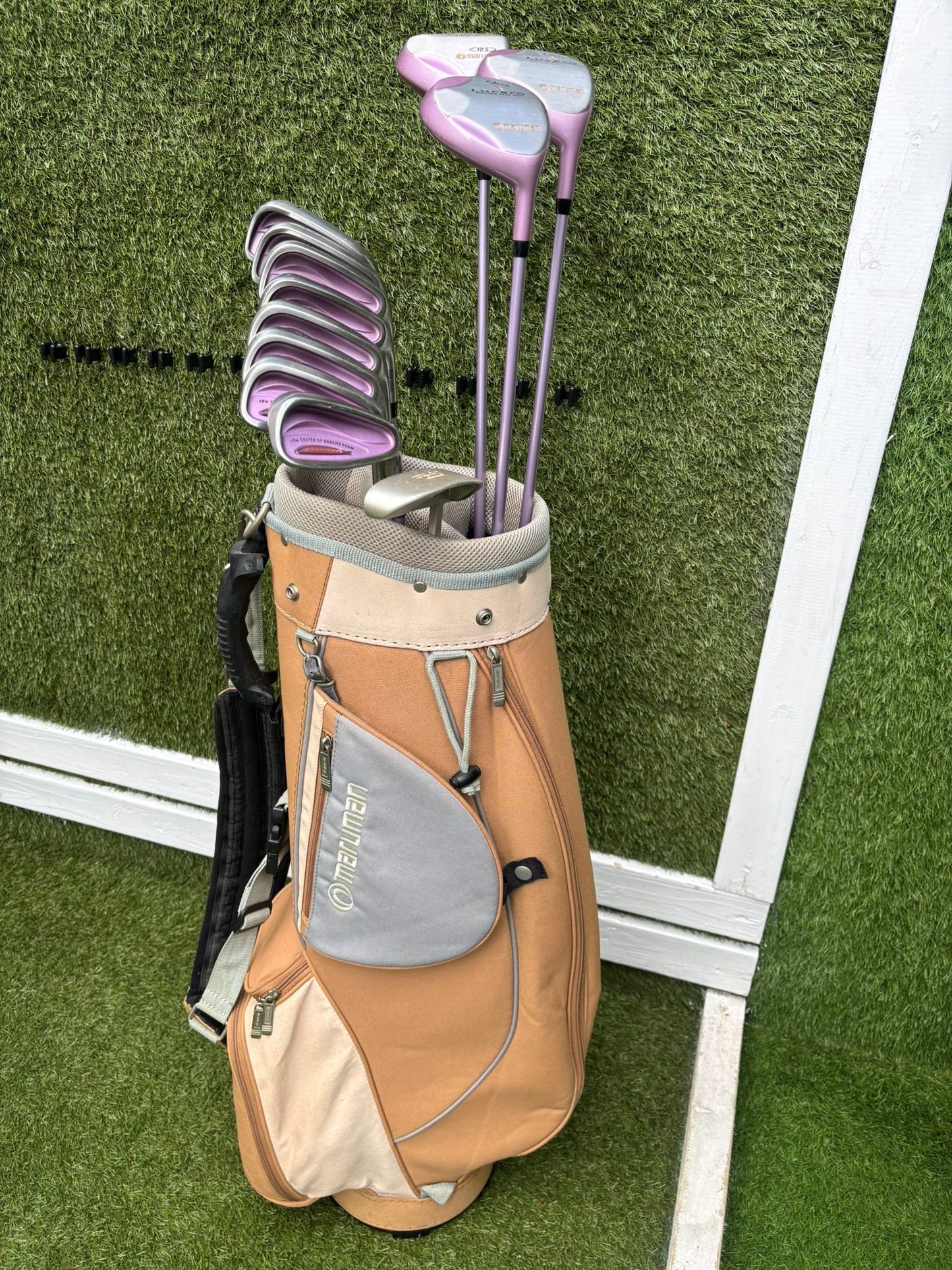 Maruman Lucero Ladies Golf Set (4–SW Irons) + Driver, 3 & 5 Woods + Matching Bag