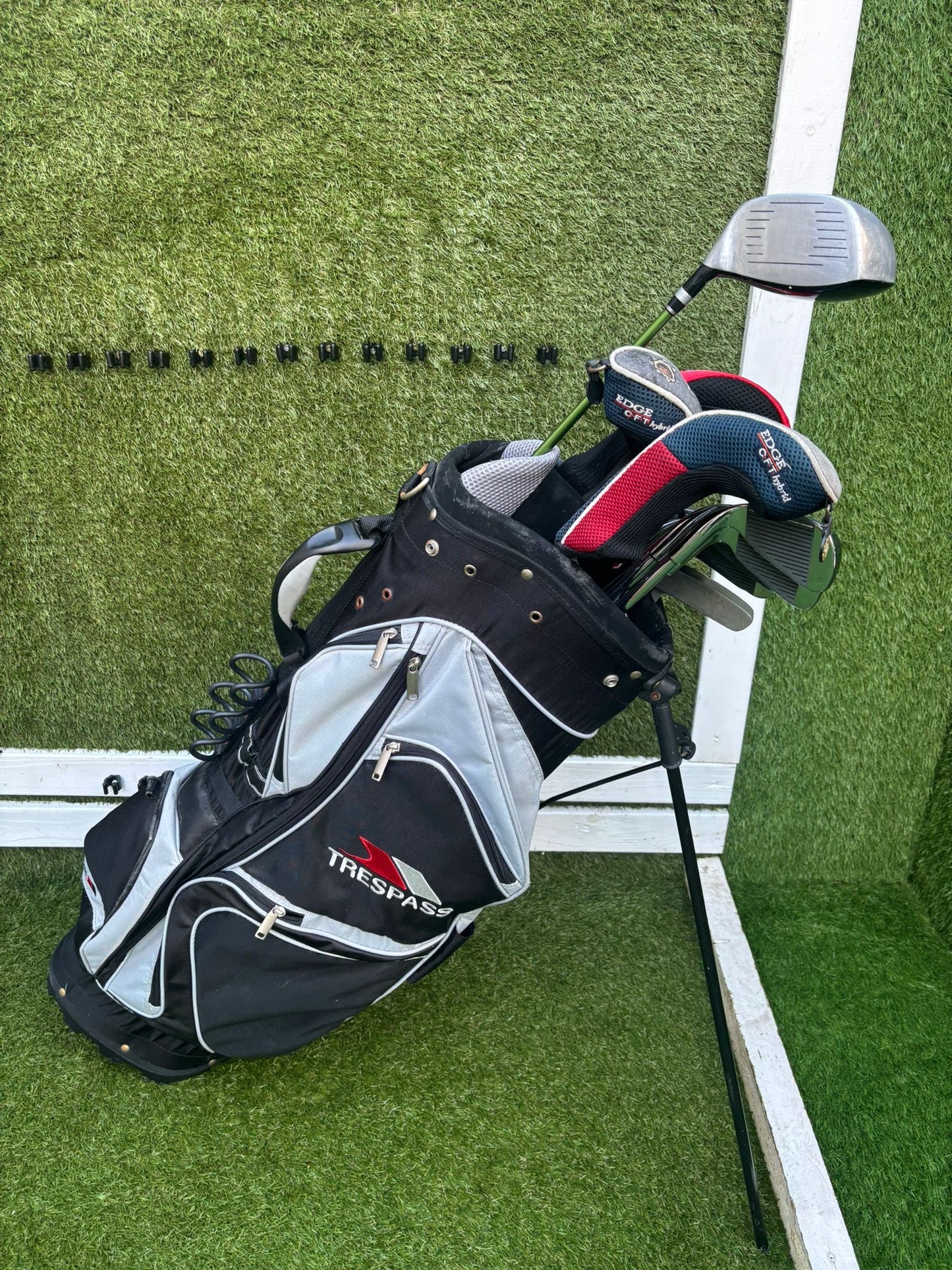 Slazenger Offset Driver + Ben Hogan Hybrids + Micuno Irons + Dunlop Putter + Trespass Bag (14 Clubs)