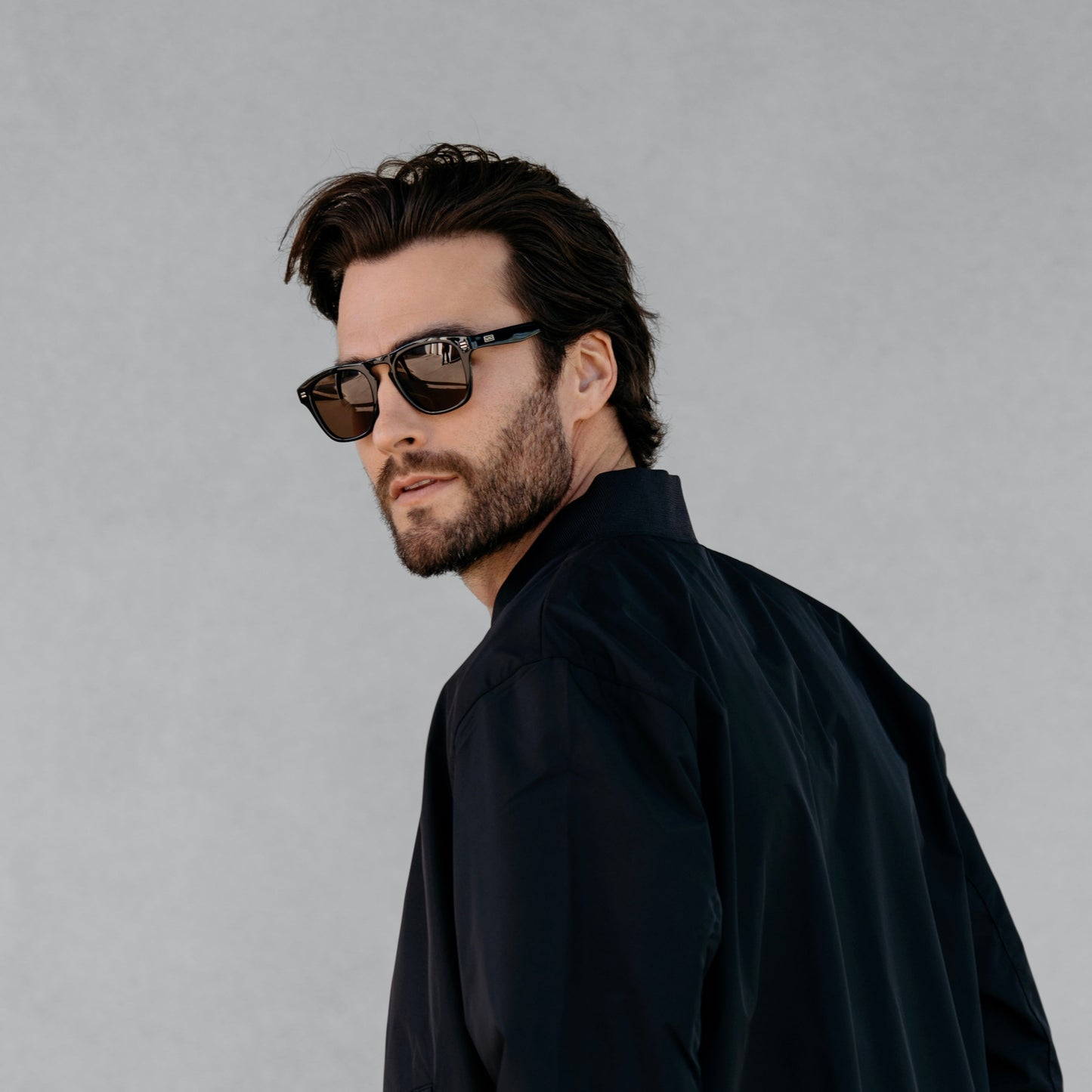 Lunettes de soleil unisexes modernes DASH en noir brillant par WMP Eyewear