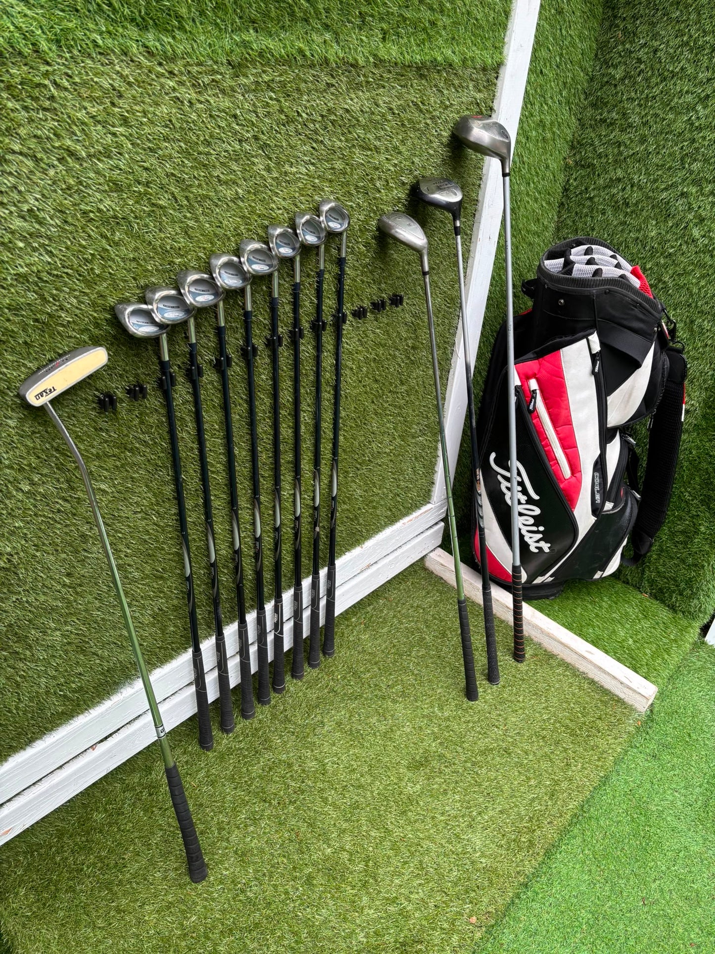 Texan Power Cavity Golf Complete Set & Titleist Bag - PLEASE  READ THE DESCRIPTION ABOUT THE BAG!!
