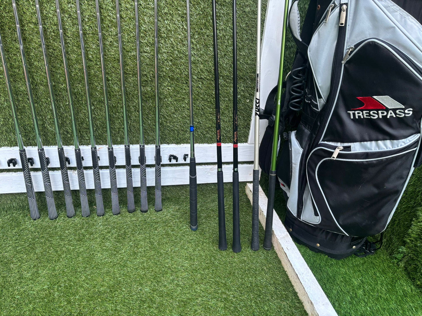 Slazenger Offset Driver + Ben Hogan Hybrids + Micuno Irons + Dunlop Putter + Trespass Bag (14 Clubs)