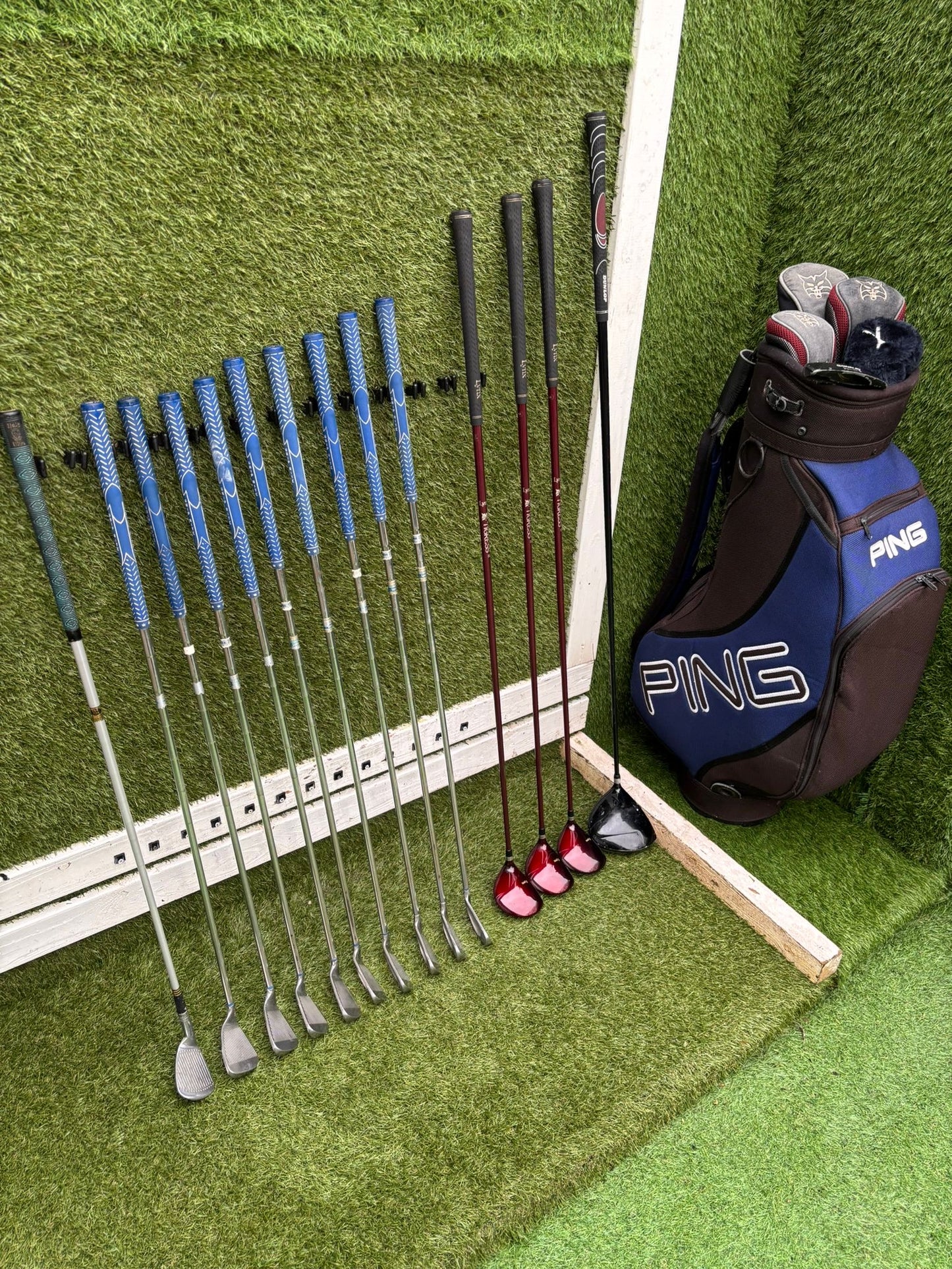 Lynx Tigress Ladies 14-Club Graphite Set + PING Cart Bag
Free P&P