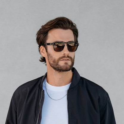 Lunettes de soleil unisexes modernes DASH en noir brillant par WMP Eyewear