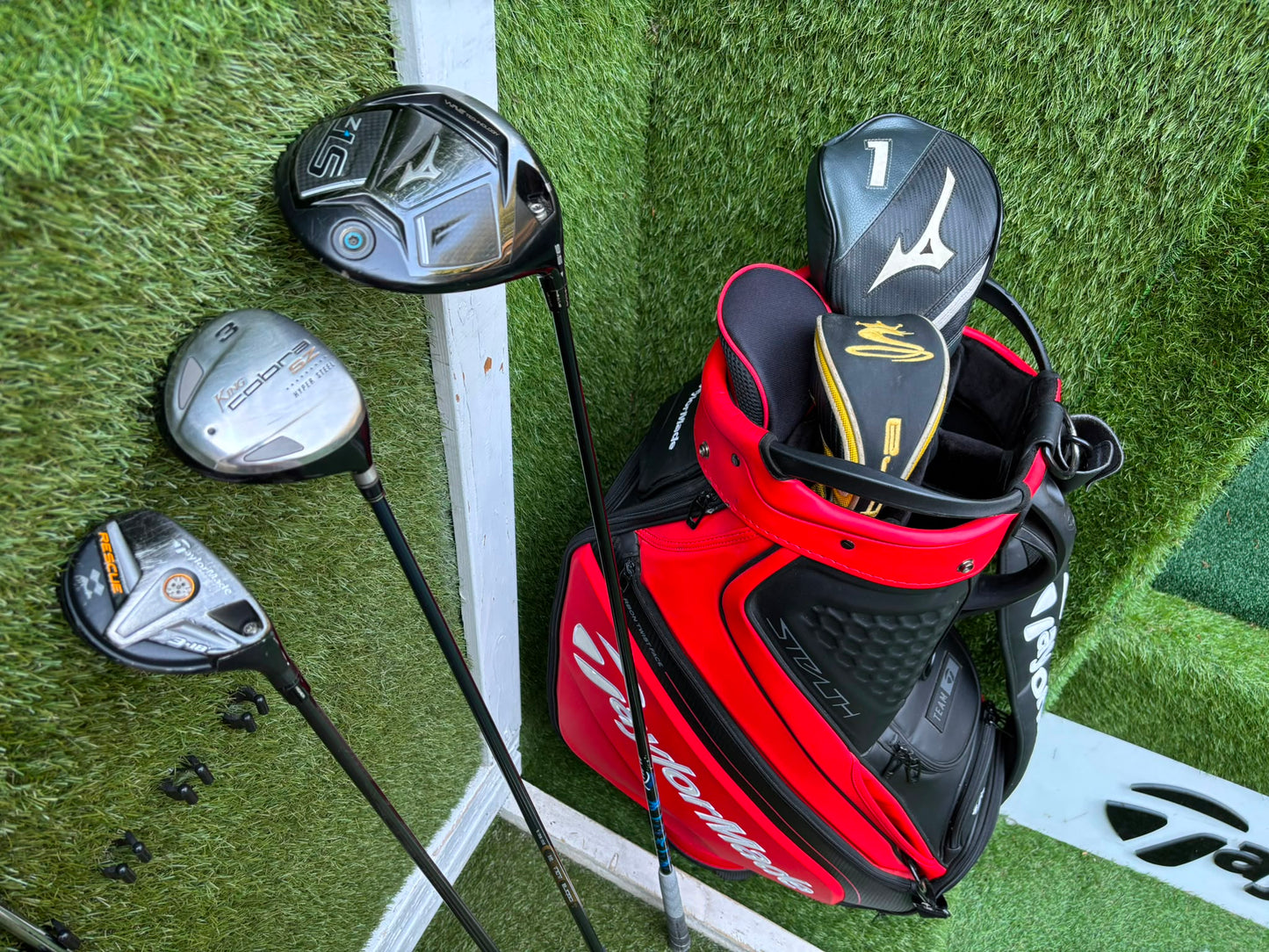Callaway Apex DCB Irons, Mizuno Driver, Odyssey Lab Putter & TaylorMade Team Tour Cart Bag