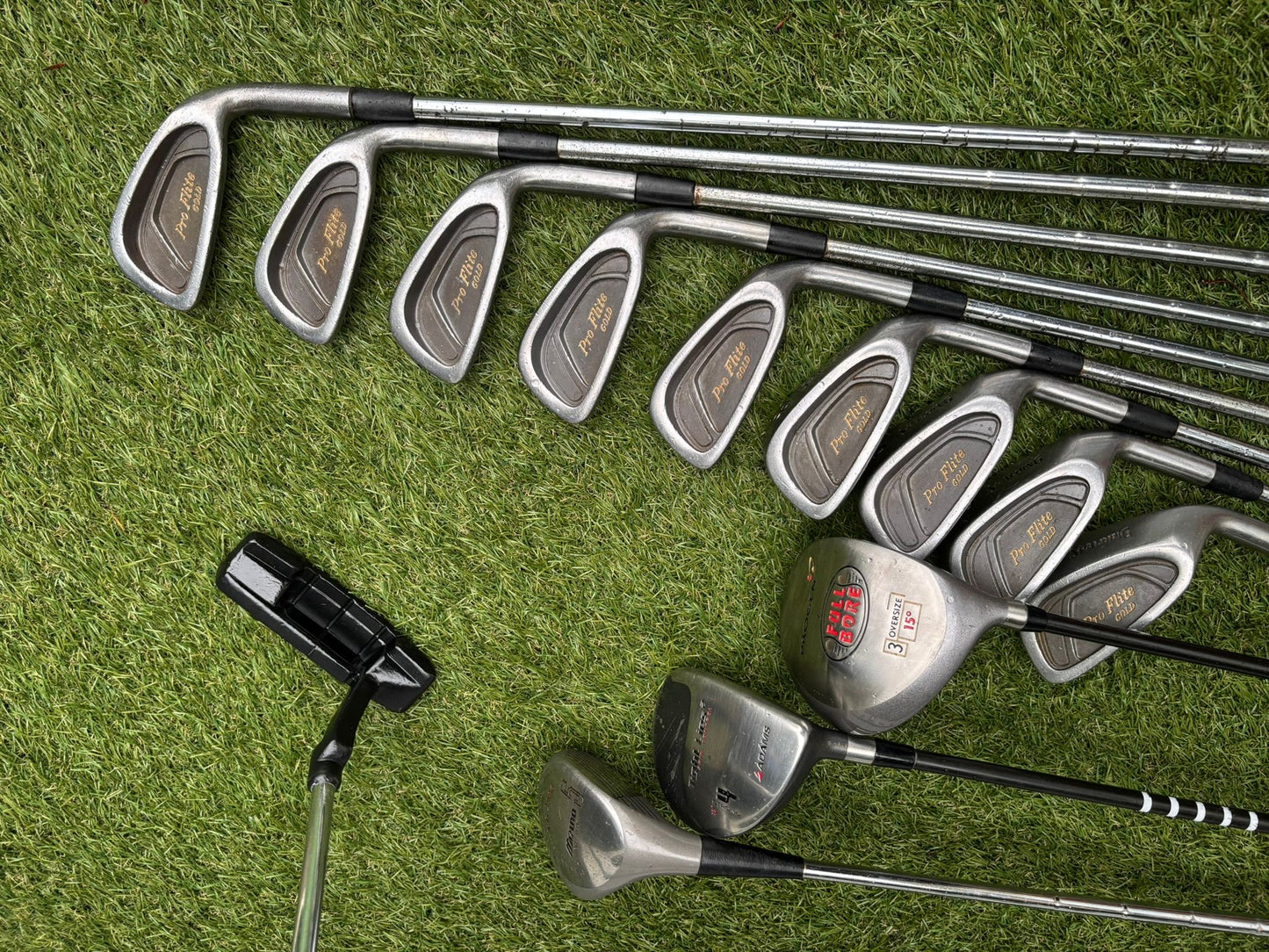 Starter Set – Spalding Pro Flite Gold 3–SW + Woods + Bag (13 Clubs) £95.00 Delivered