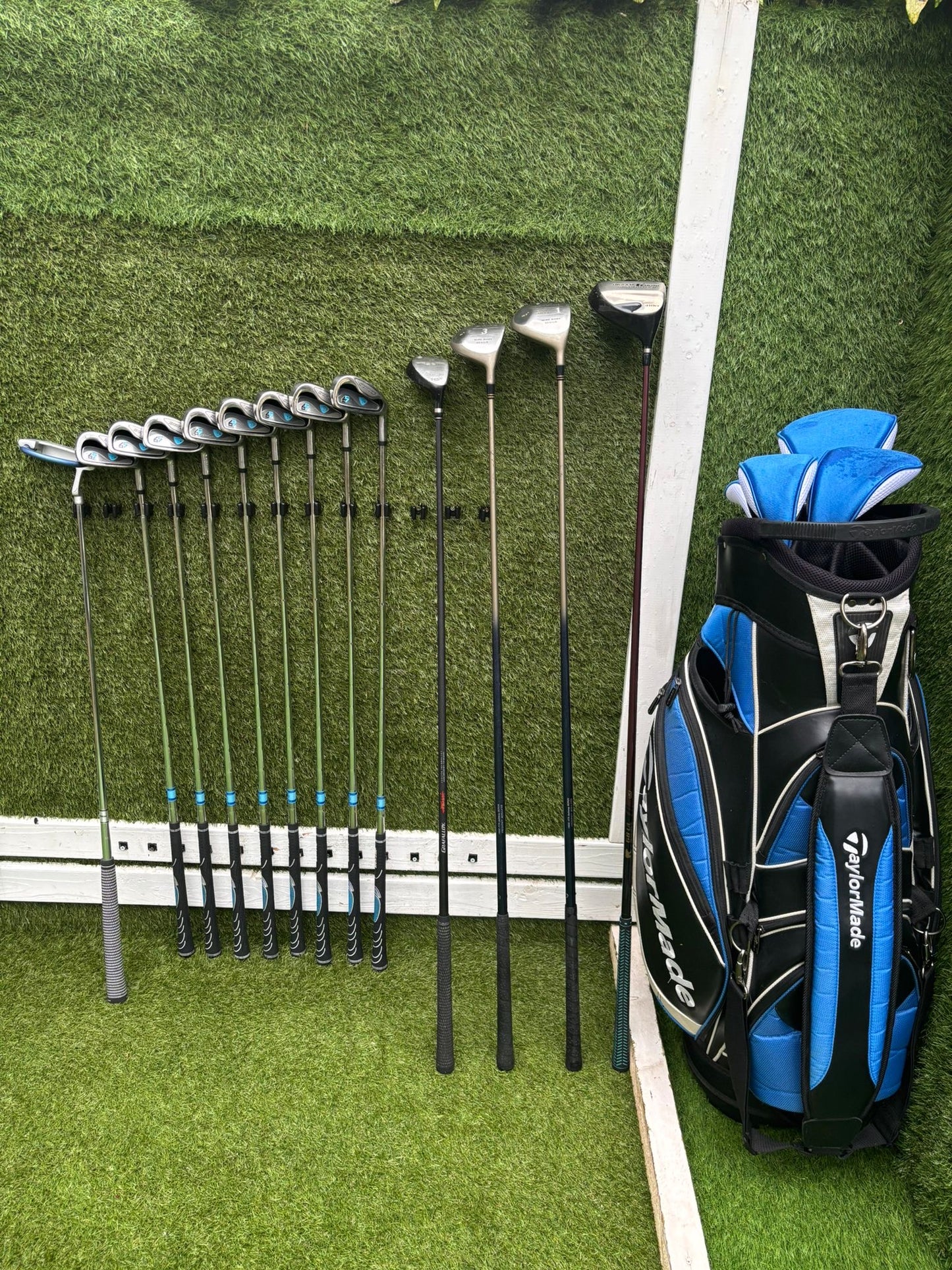 Dunlop 65i Irons + Gullwing Woods + Benross Hybrid + TaylorMade Cart Bag – 13-Club Golf Set