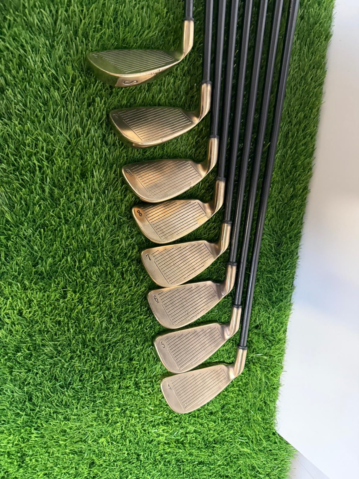 Men's Right Handed Premium Branded Callaway Big Bertha Gold Graphite Shafts- Complete Package Set.
