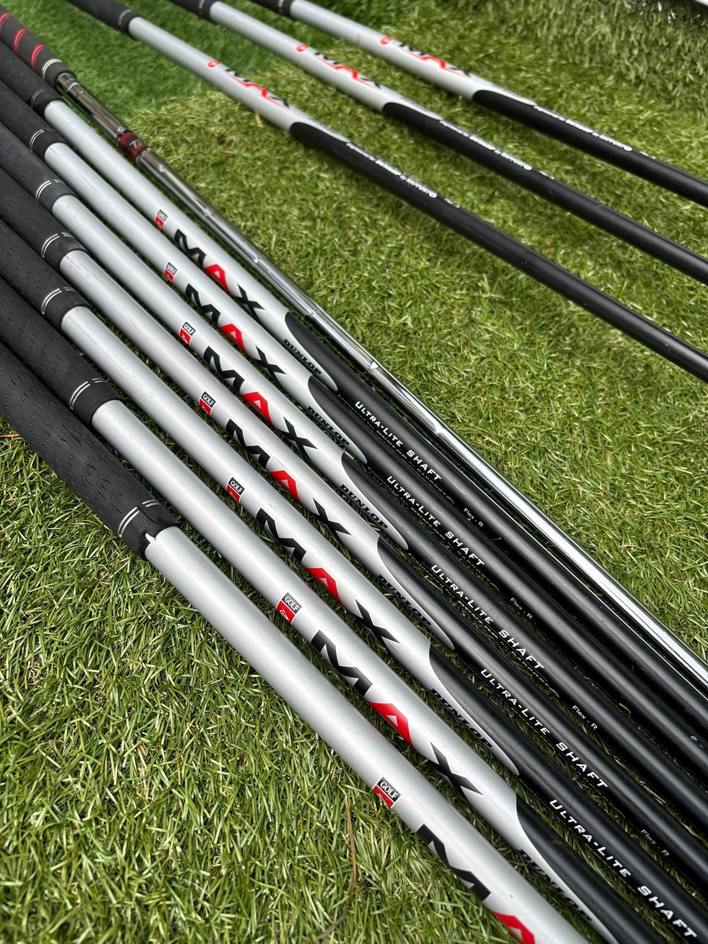 Dunlop MAX Complete Golf Set – 420cc Titanium Driver, Matching Irons & Dunlop Bag