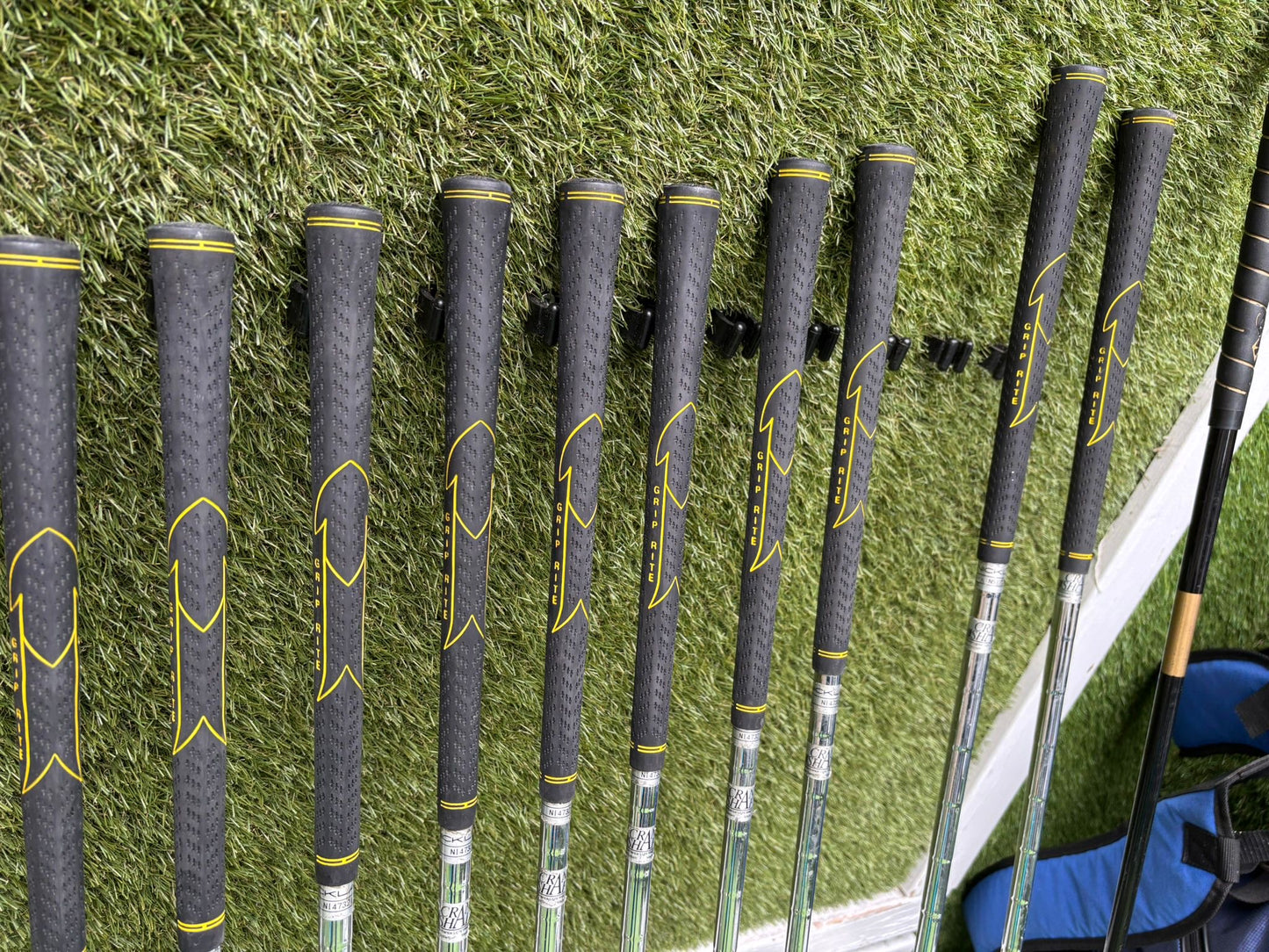 Nicklaus Linear Dynamics Golf Set with Snake Eyes Maraging Steel Driver, Matching Woods & Stand Bag
