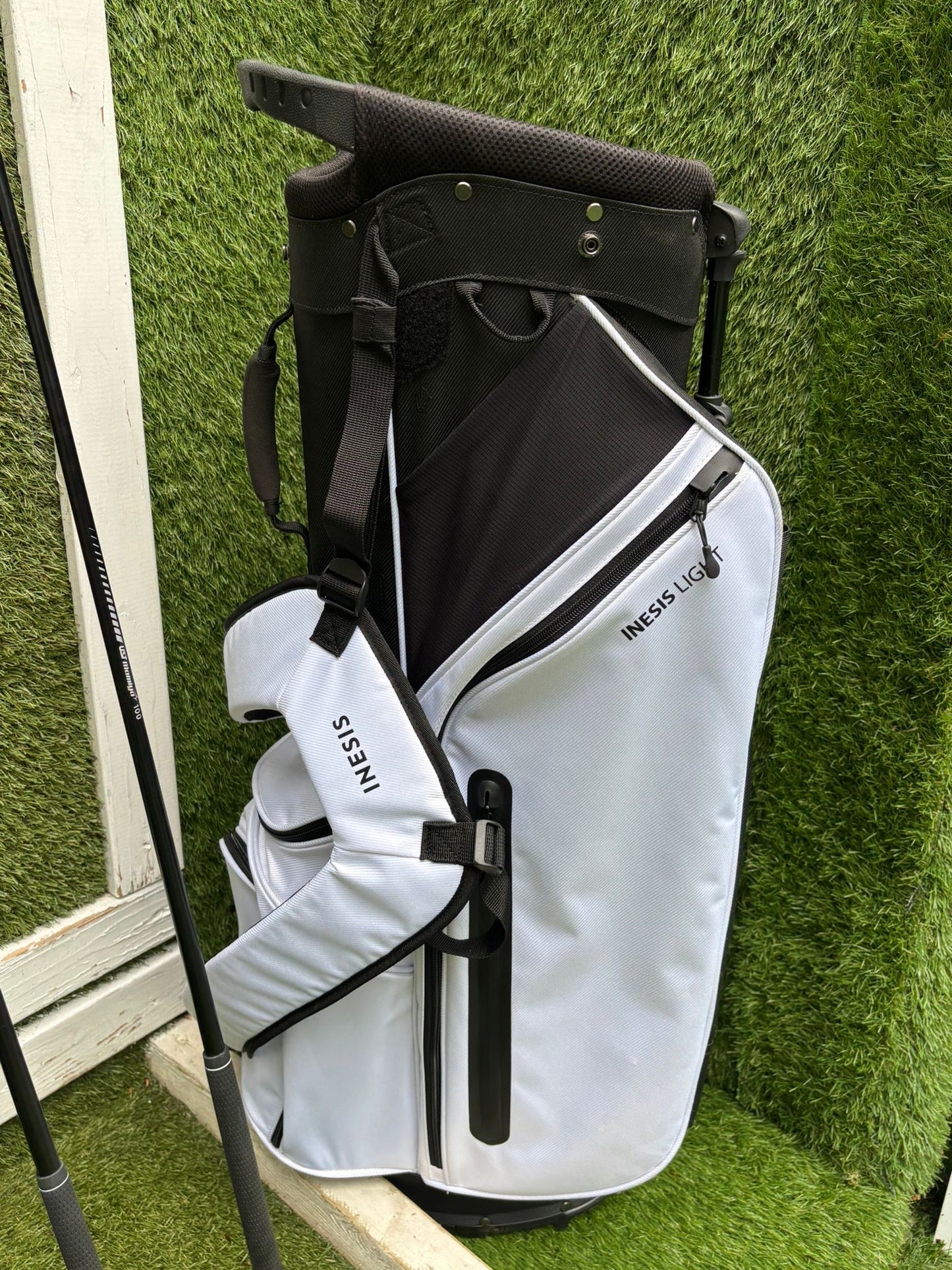 Inesis 100 Golf Set with Matching Woods, Cleveland 56° Wedge & Inesis Light Stand Bag