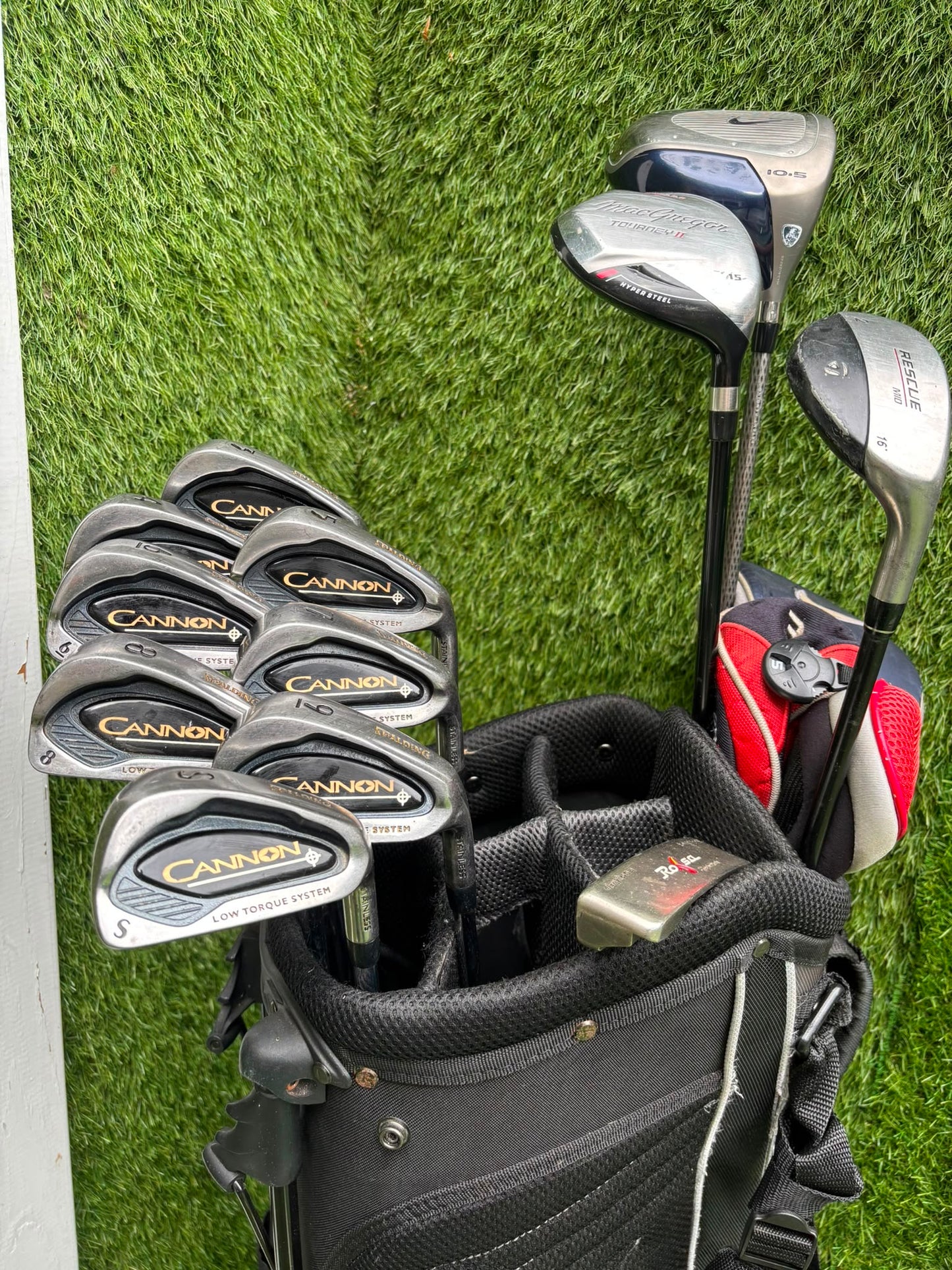 Nike Ignite Dymo² Driver, Spalding Cannon Irons (3–9, SW), TaylorMade Rescue & Rossa Putter | Callaway Stand Bag