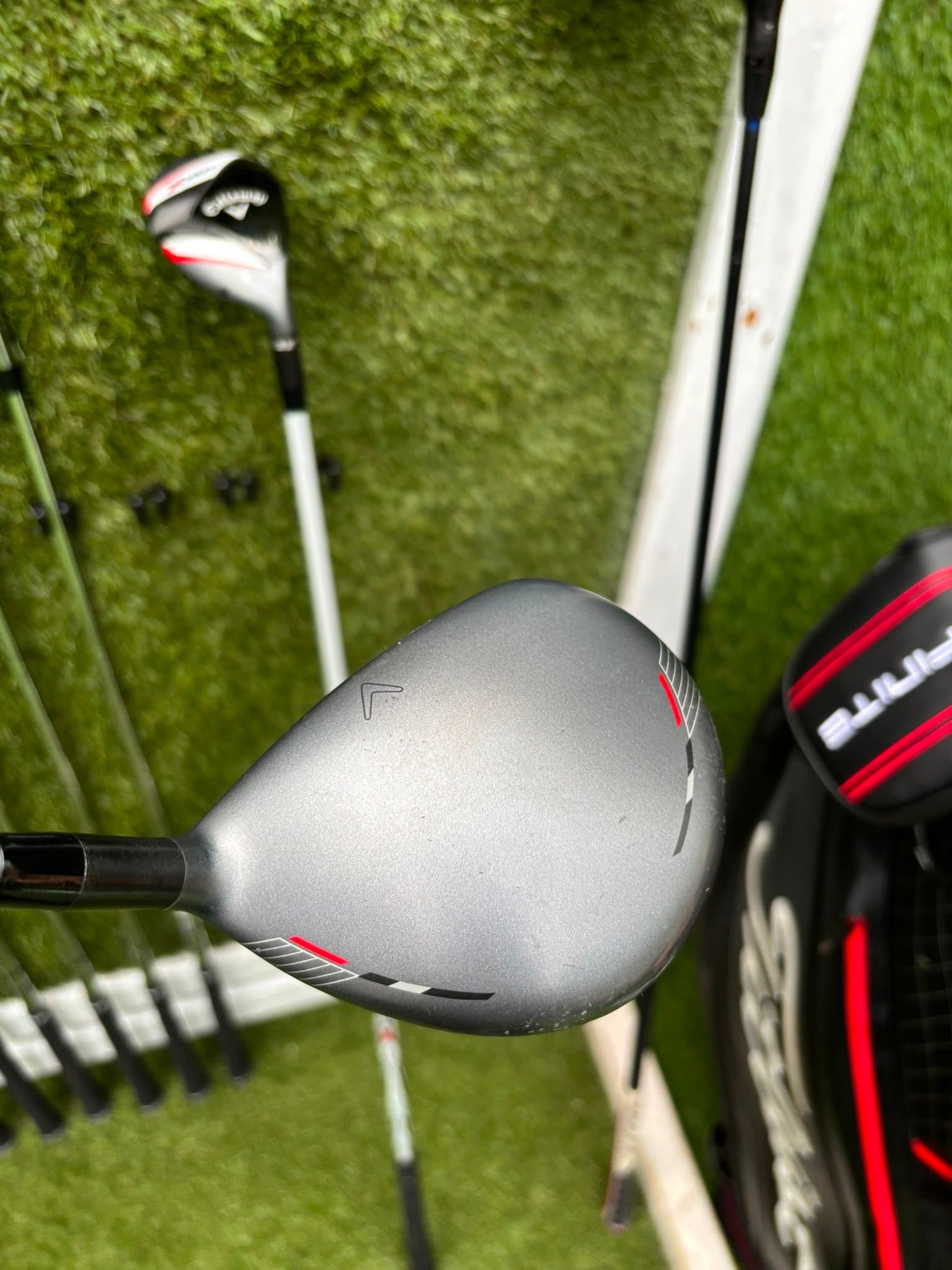 New Wilson Staff D7 Irons, Titleist Driver, Callaway Wood & Hybrid, New Wilson Infinite Putter Titleist Waterproof Cart Bag
