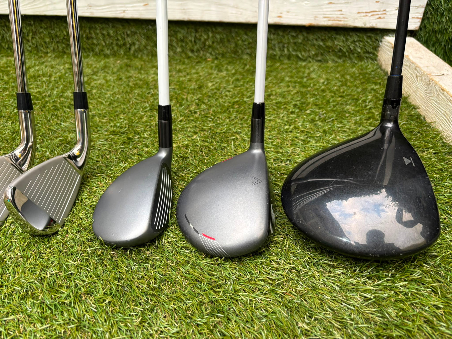 New Wilson Staff D7 Irons, Titleist Driver, Callaway Wood & Hybrid, New Wilson Infinite Putter Titleist Waterproof Cart Bag