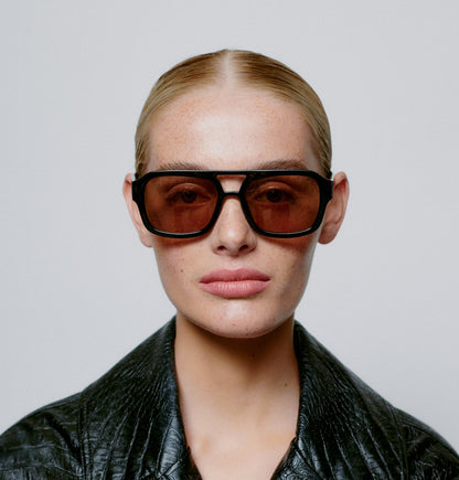A.KJÆRBEDE KAYA Sunglasses l Black
