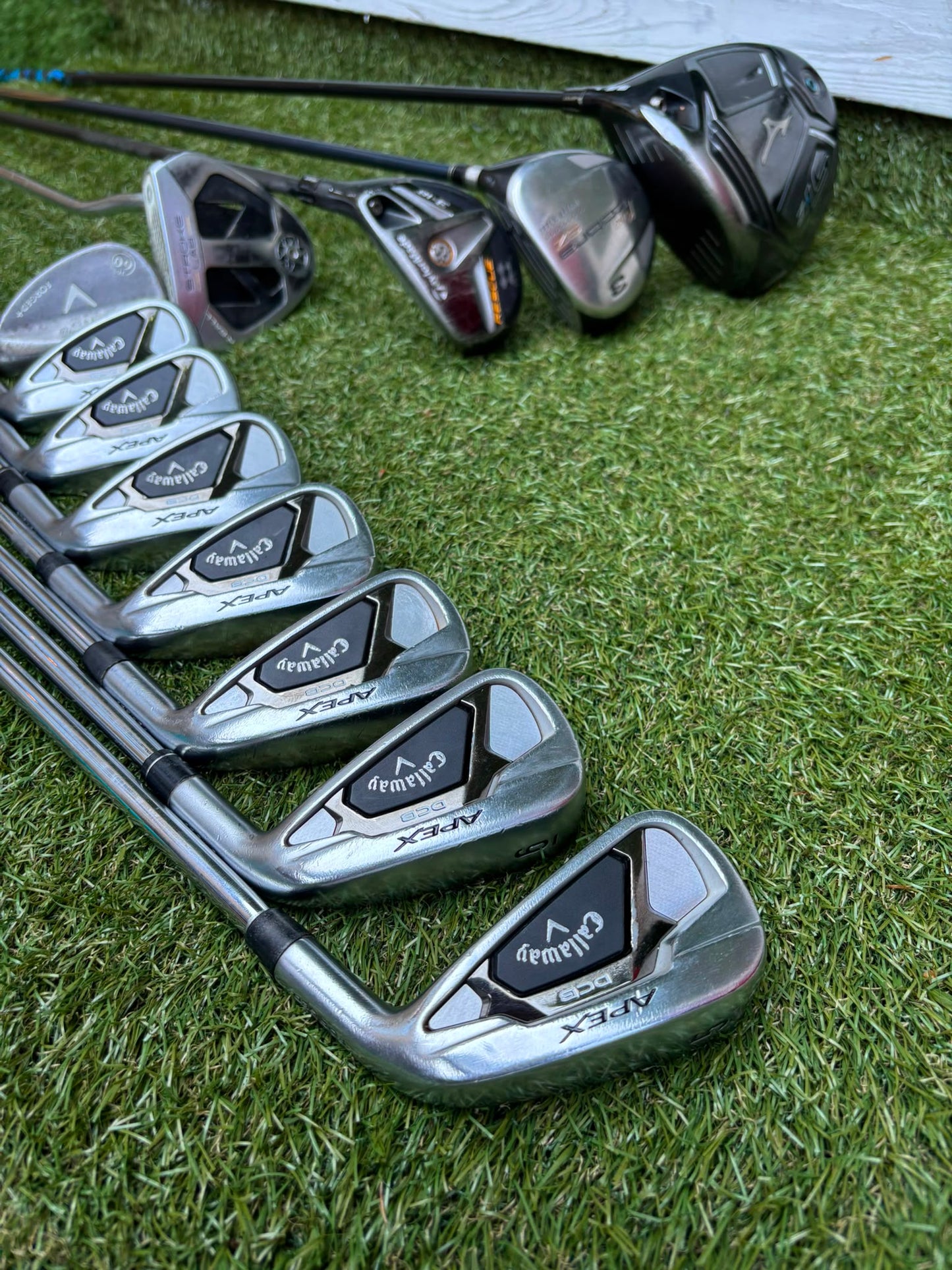 Callaway Apex DCB Irons, Mizuno Driver, Odyssey Lab Putter & TaylorMade Team Tour Cart Bag