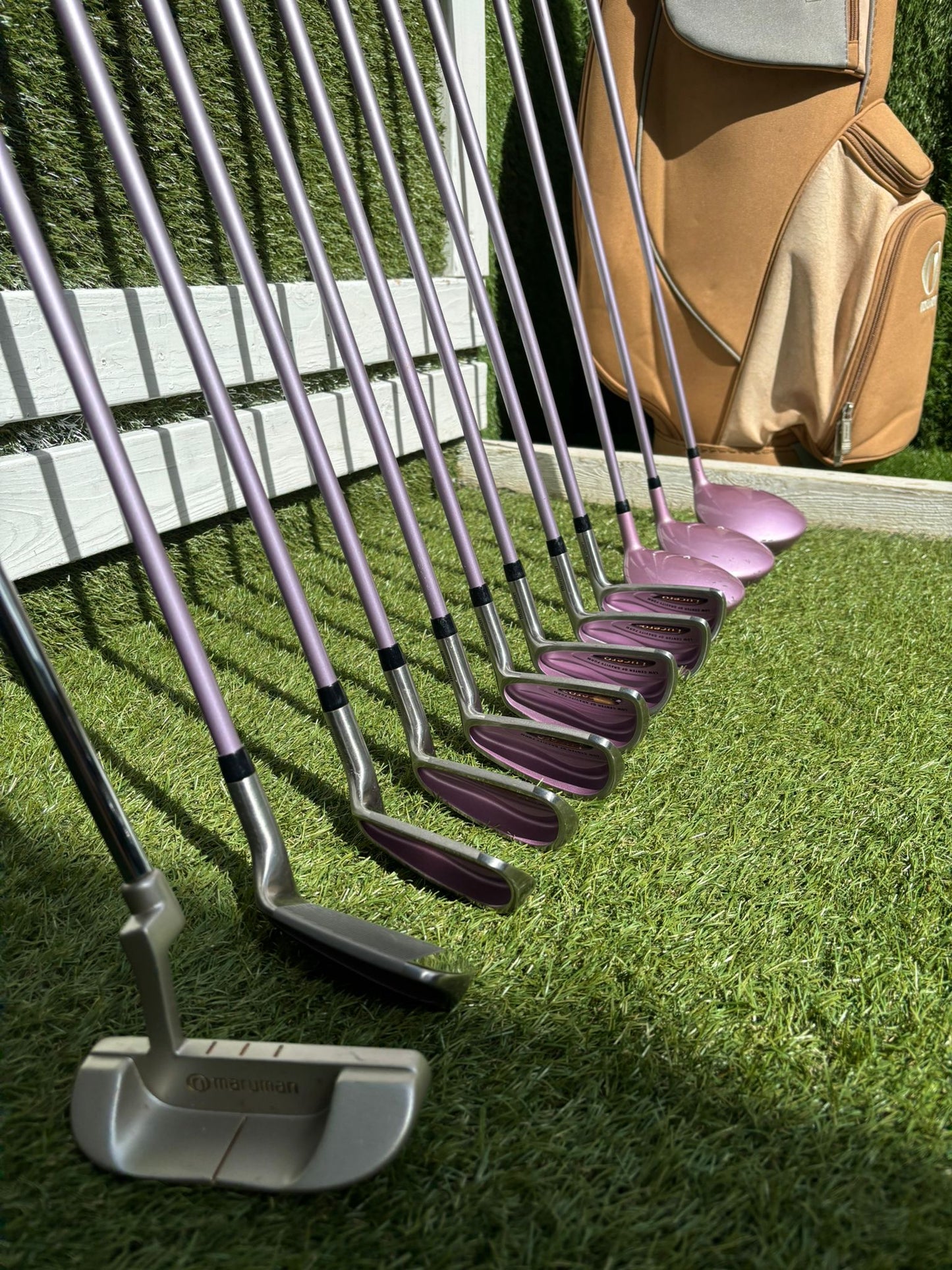 Maruman Lucero Ladies Golf Set (4–SW Irons) + Driver, 3 & 5 Woods + Matching Bag