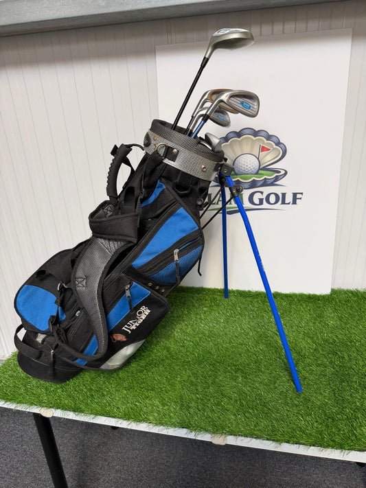 Junior Left Handed Golf Clubs and Bag Set. All in good used condition, 7 iron measures 32 inches so suitable for 9-12 year olds.