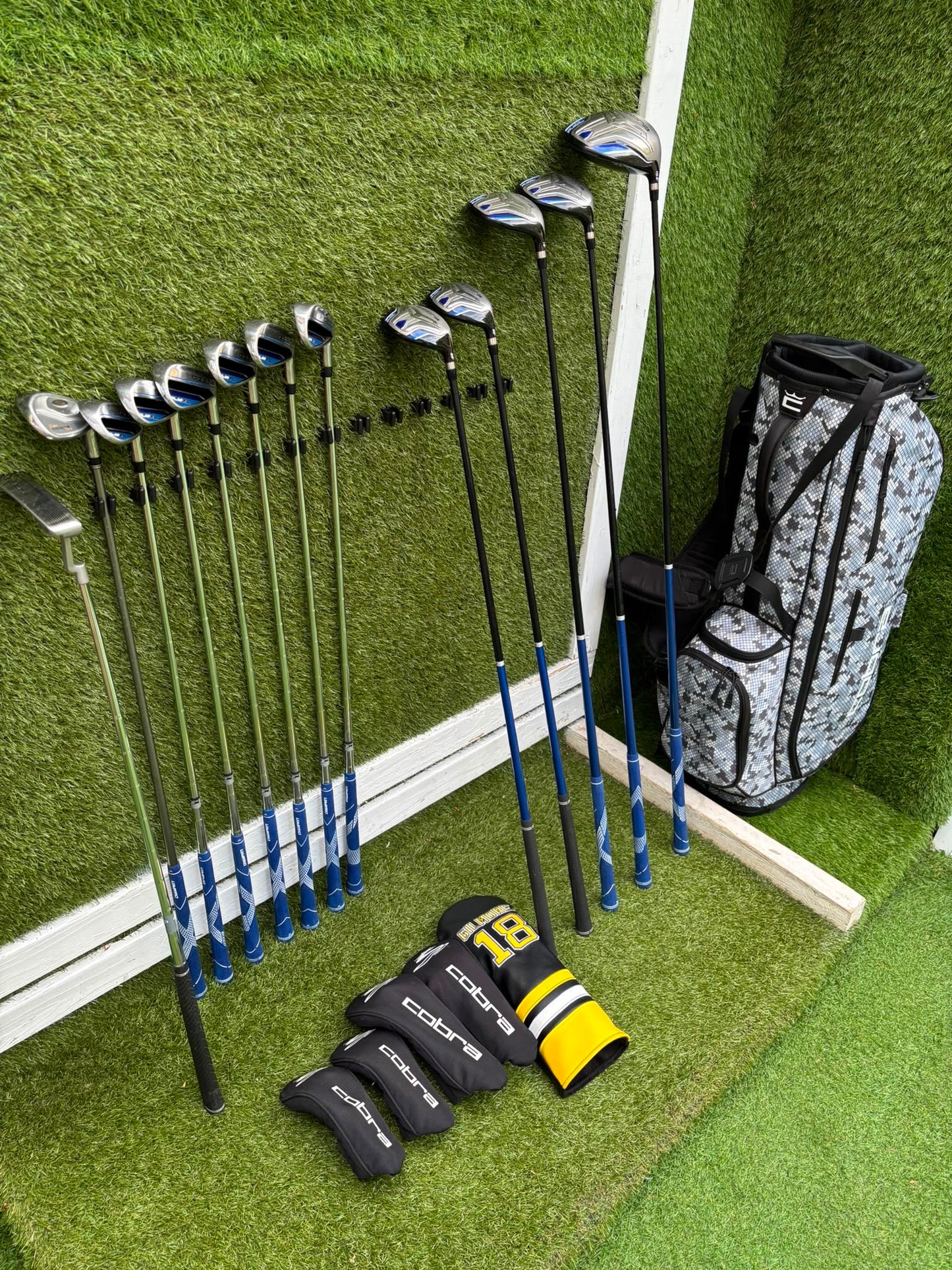 Cobra FLY-XL Complete Golf Set, Matching Woods, Hybrids, Irons & Cobra Ultralight Pro Stand Bag